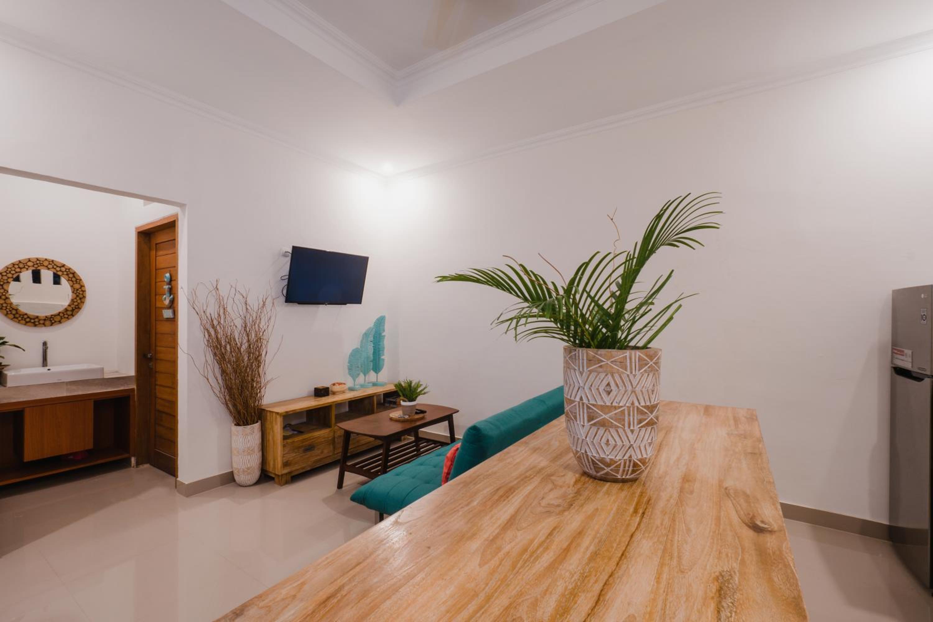 Three-Bedroom Villa - Photo 10