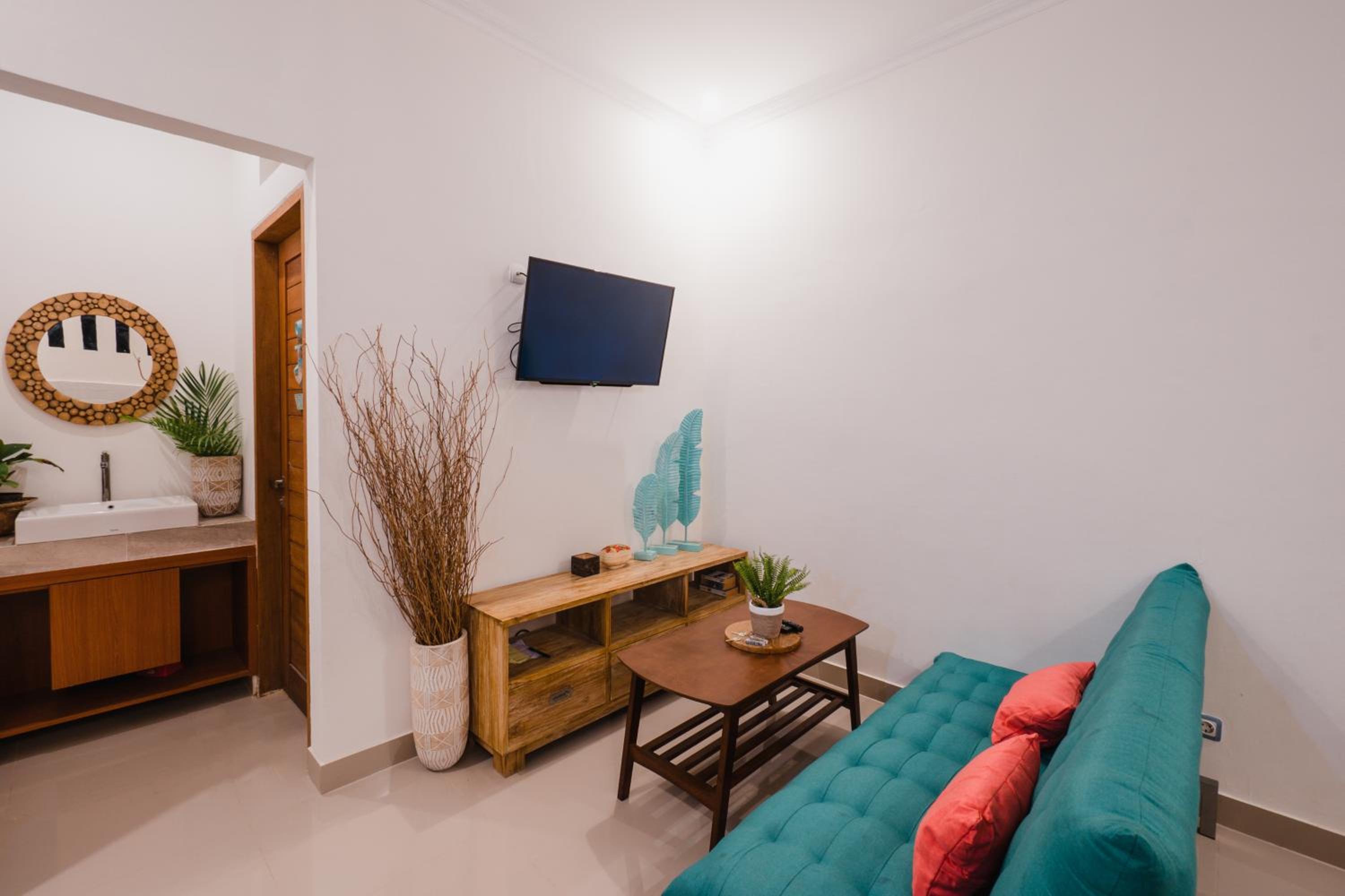 Three-Bedroom Villa - Photo 11