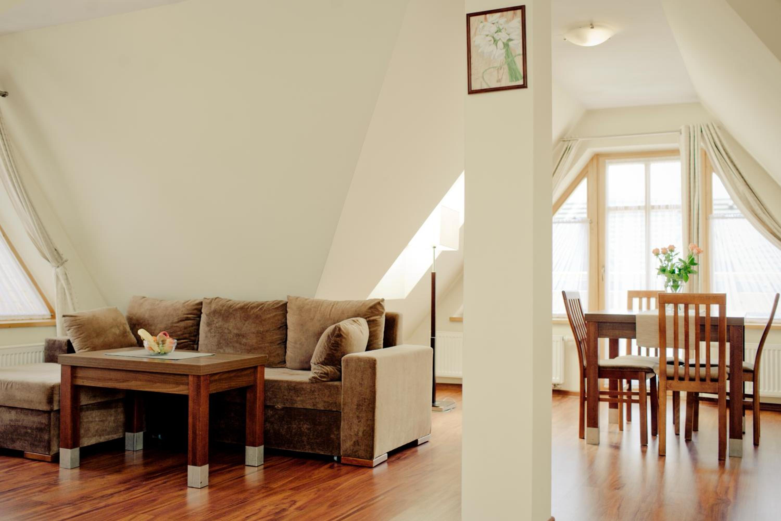 One-Bedroom Apartment with Twin Beds - Photo 34