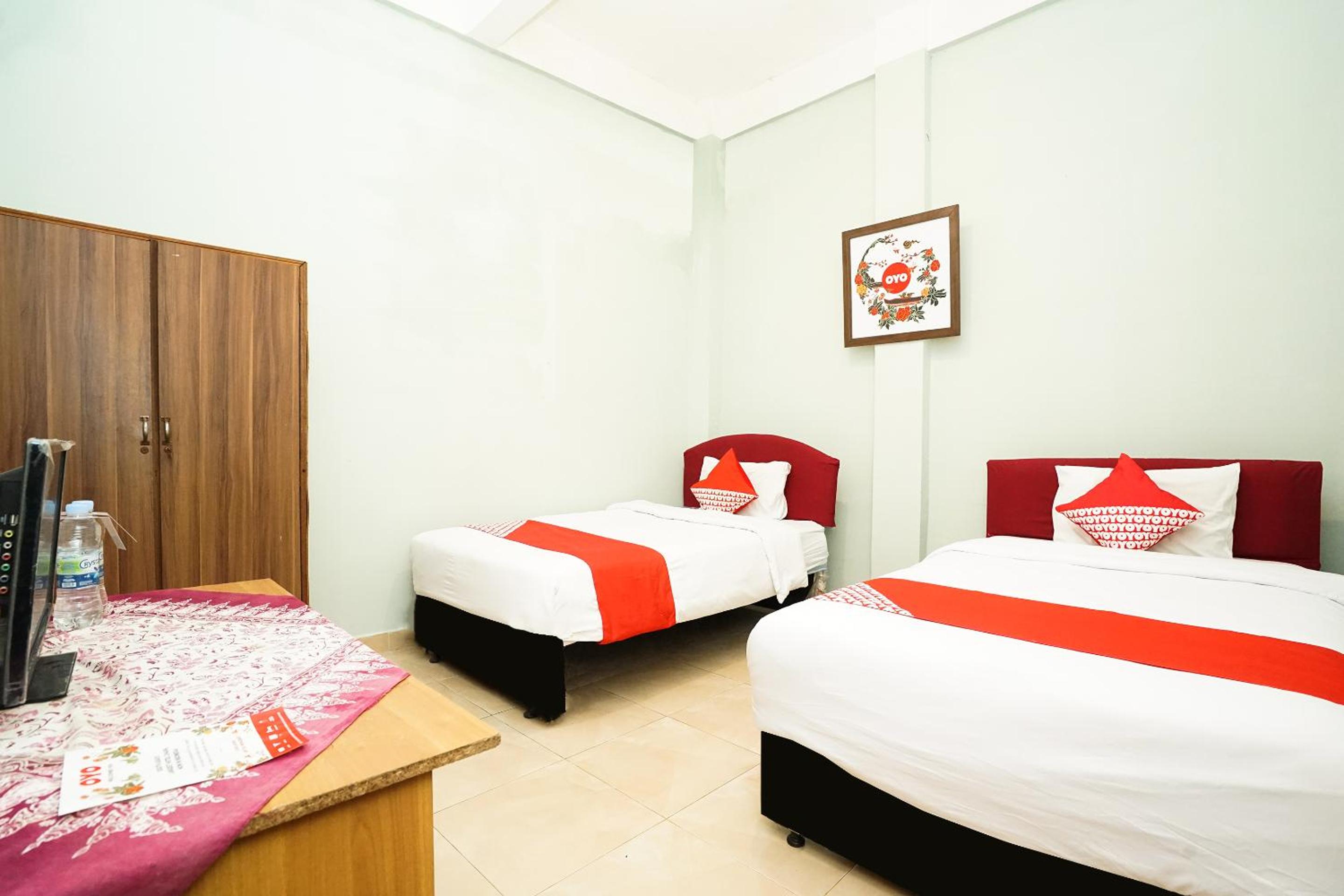 Standard Twin Room - Photo 9