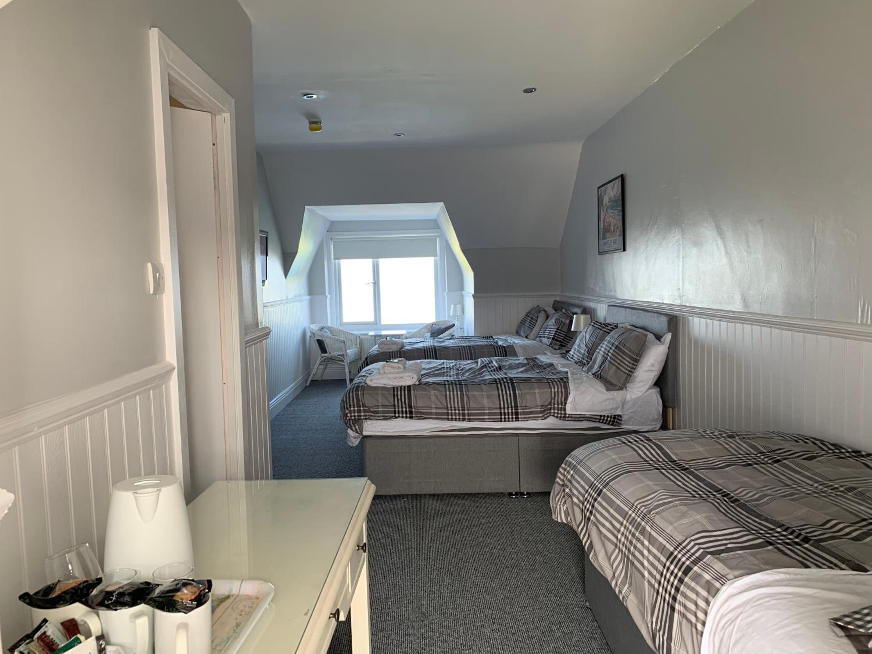 Family Room with Sea View - Photo 1