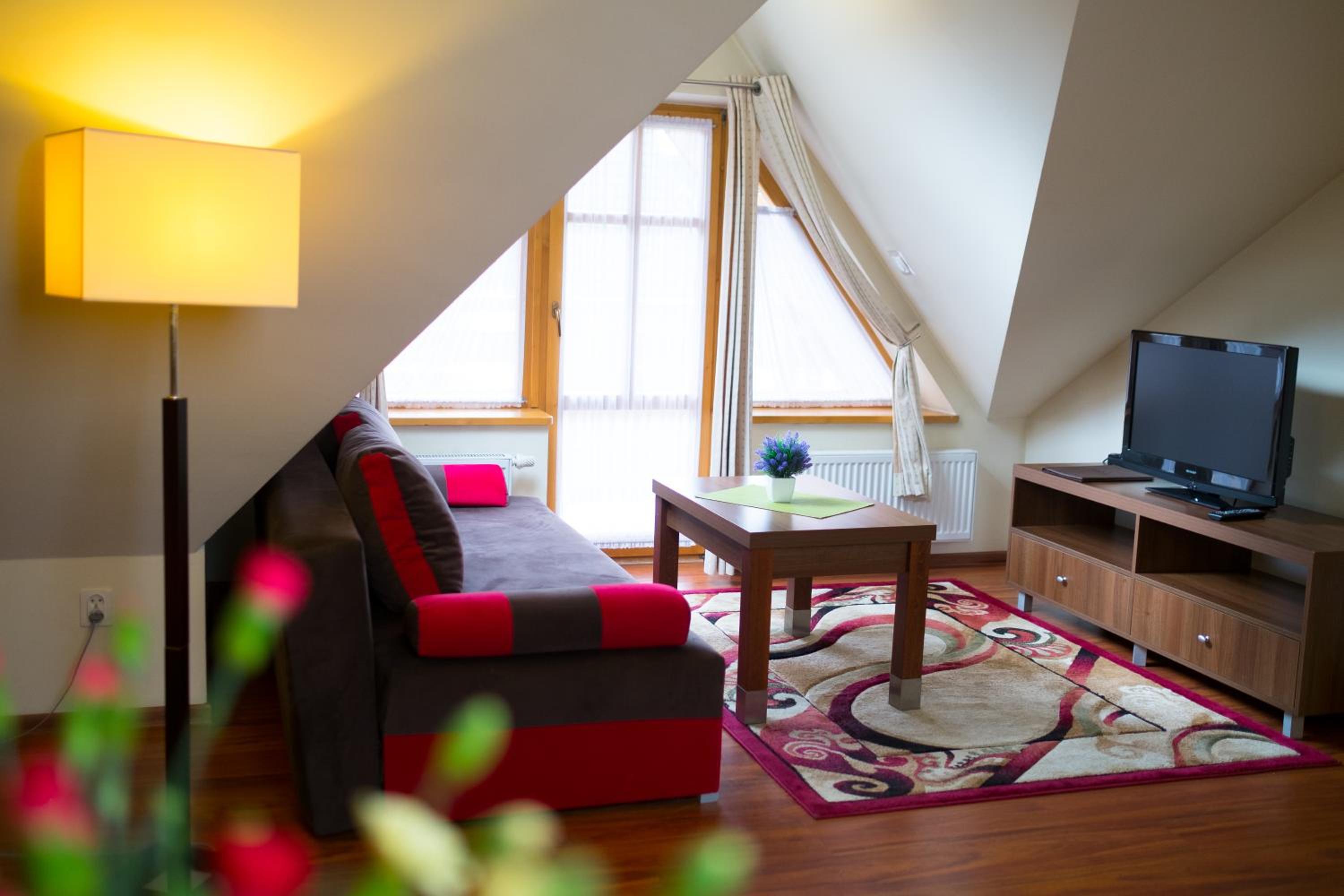 One-Bedroom Apartment with Twin Beds - Photo 55