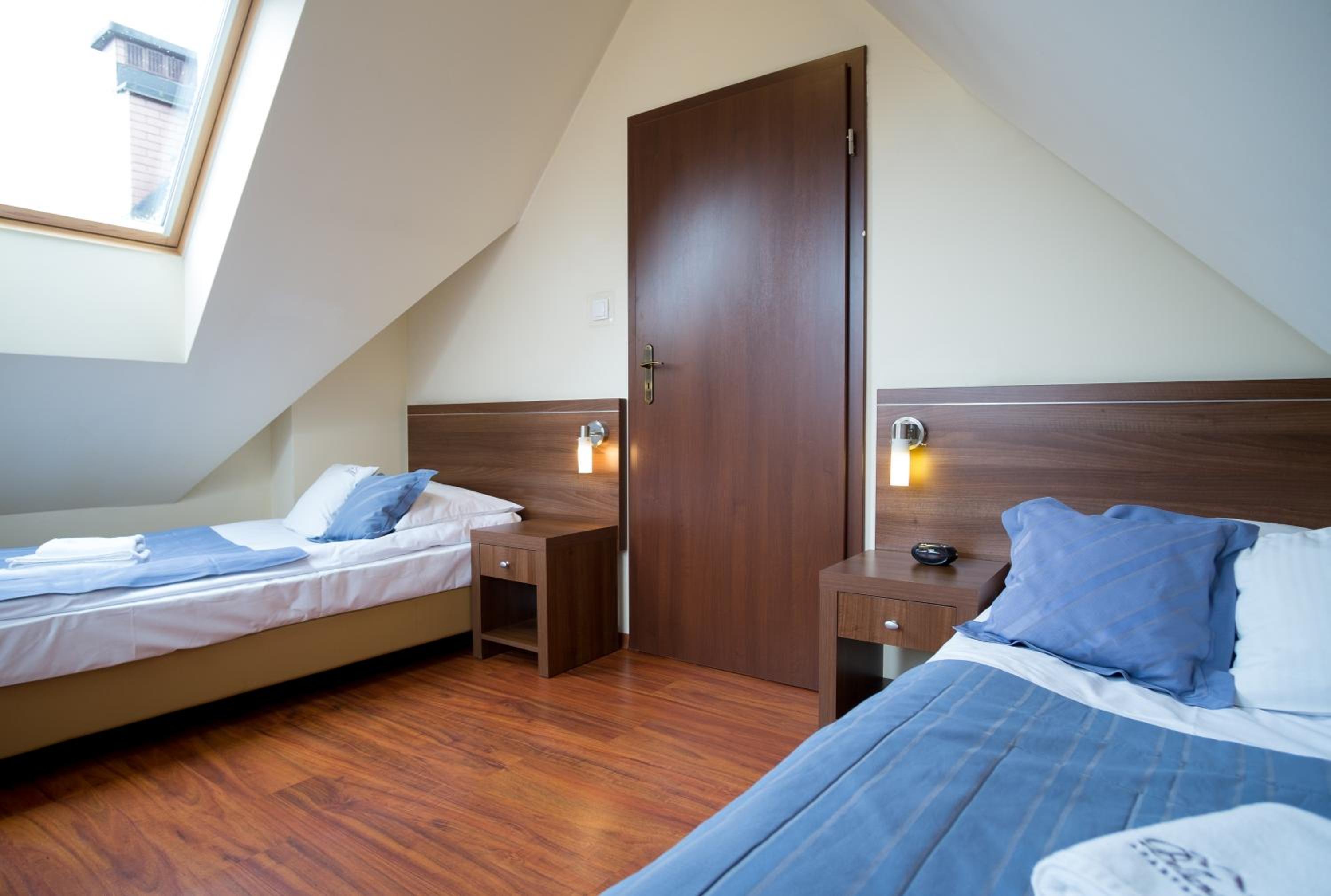 One-Bedroom Apartment with Twin Beds - Photo 56