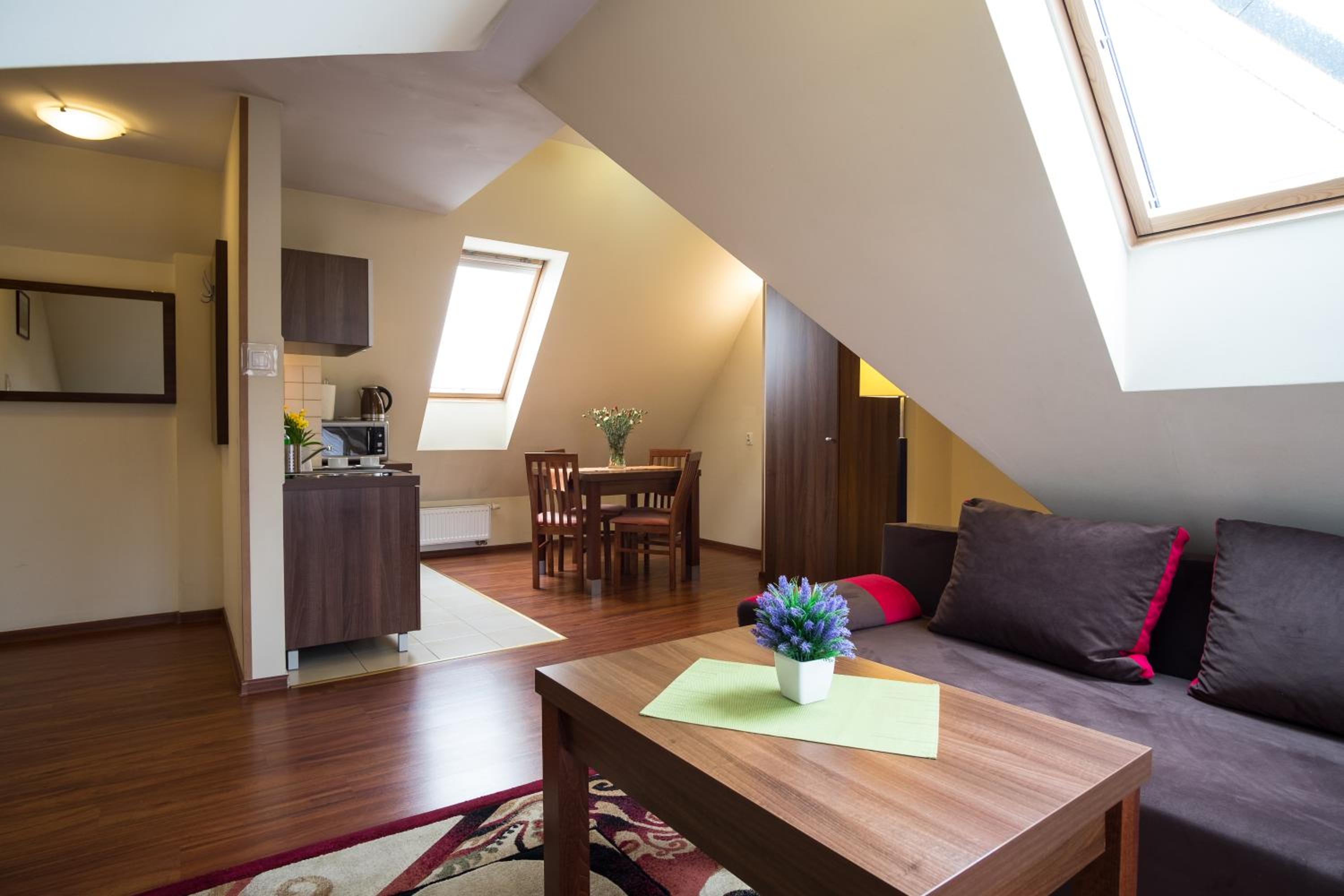 One-Bedroom Apartment with Twin Beds - Photo 58