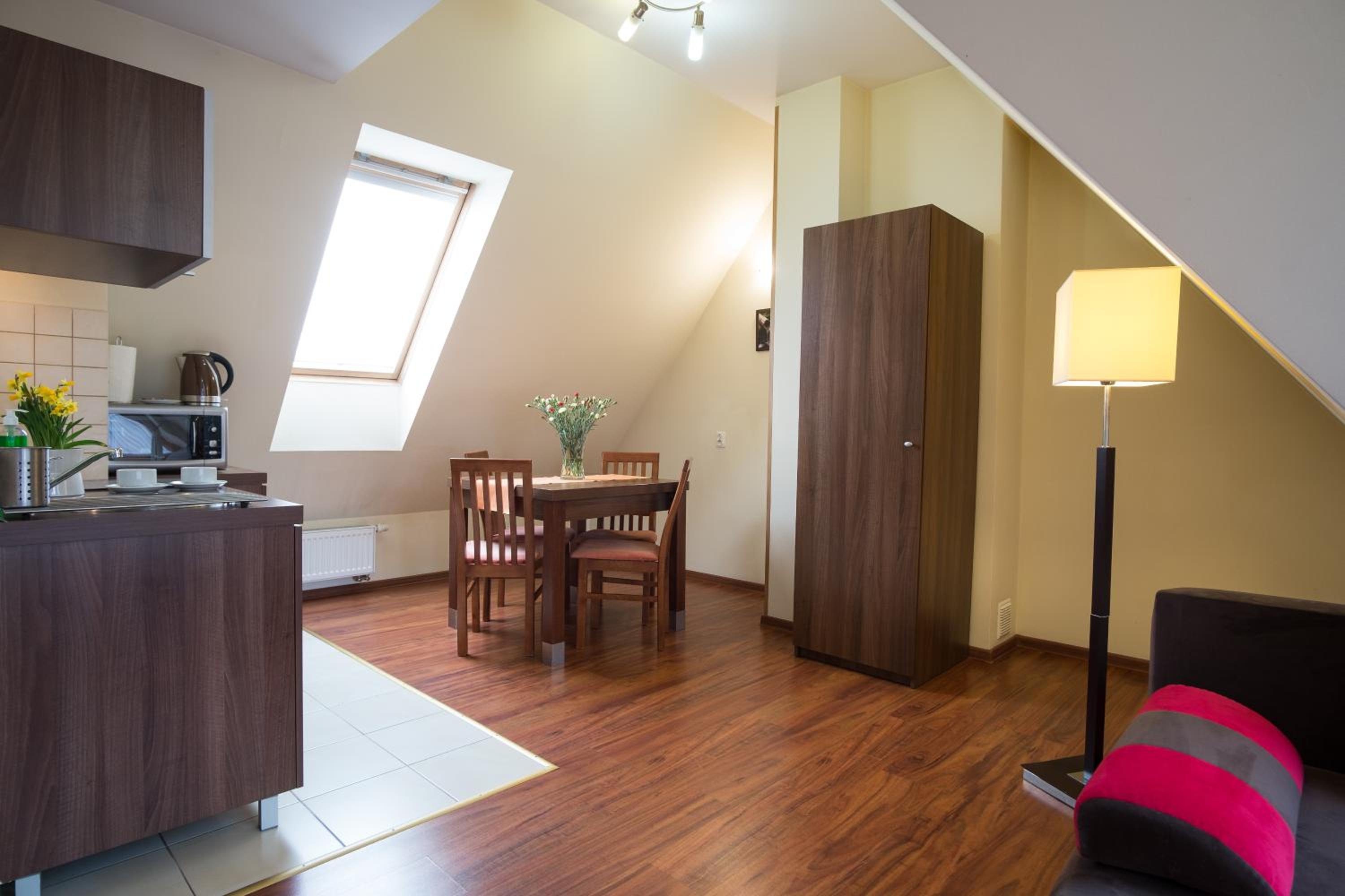 One-Bedroom Apartment with Twin Beds - Photo 39