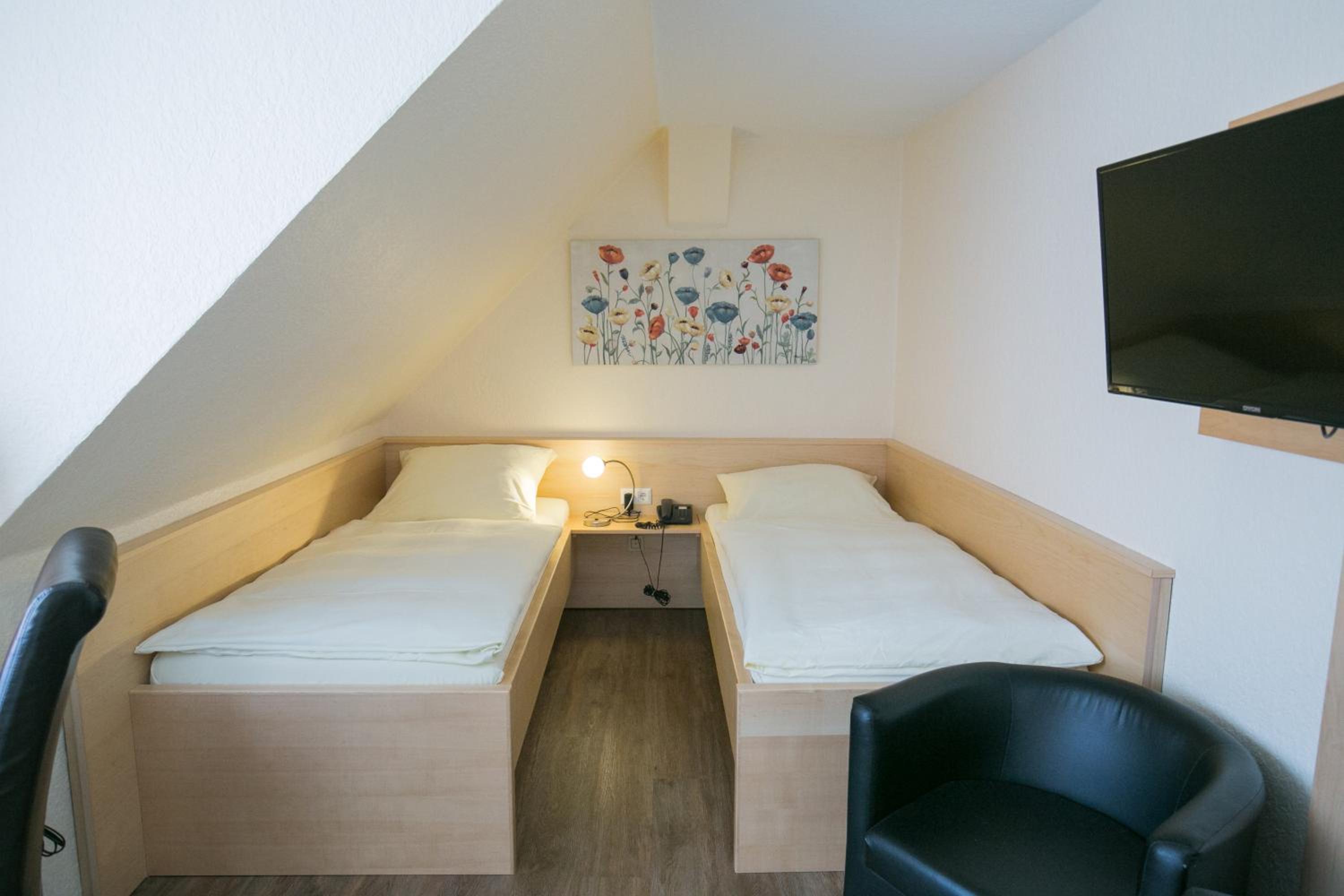 Standard Twin Room photo 2
