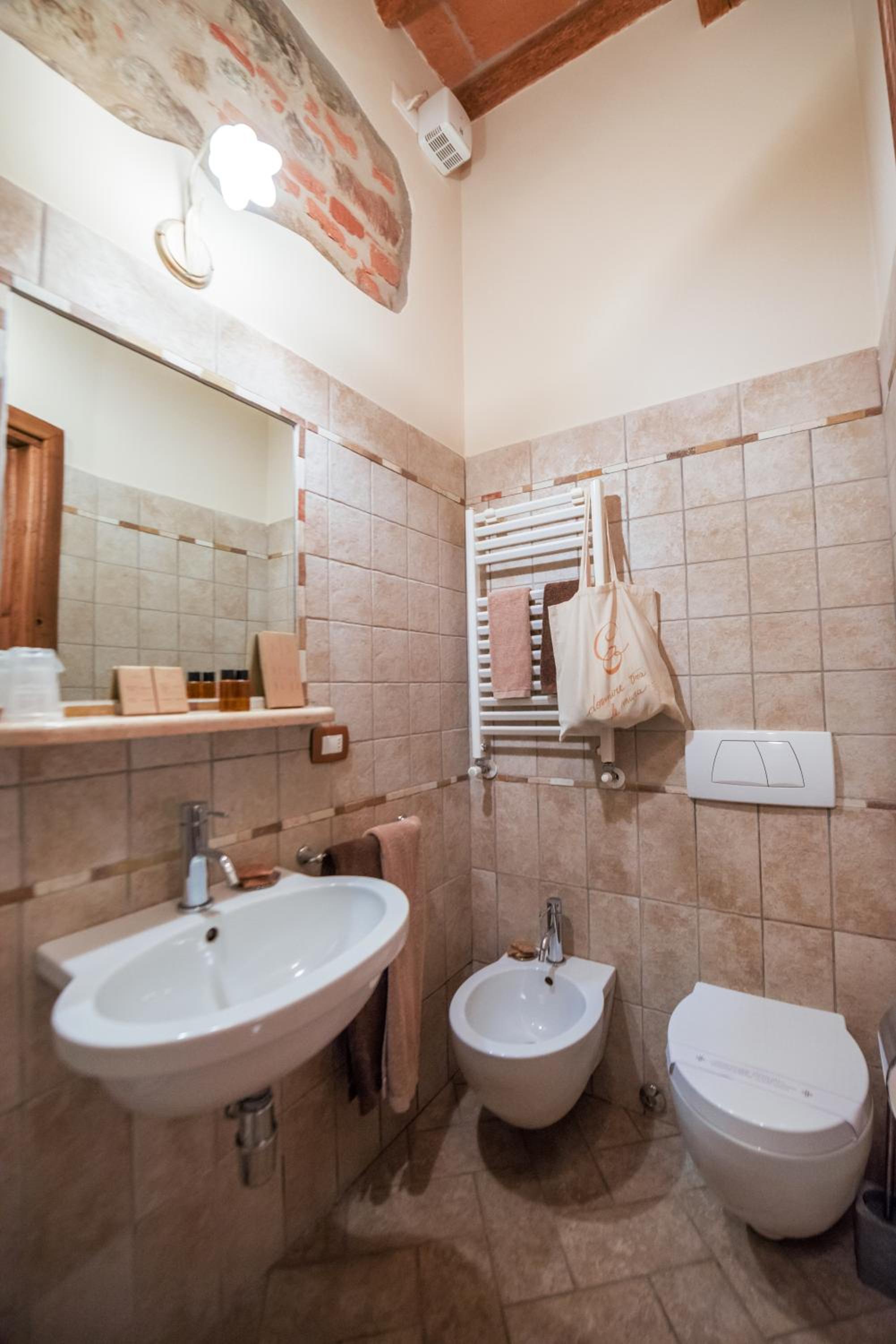 Double Room - Photo 2