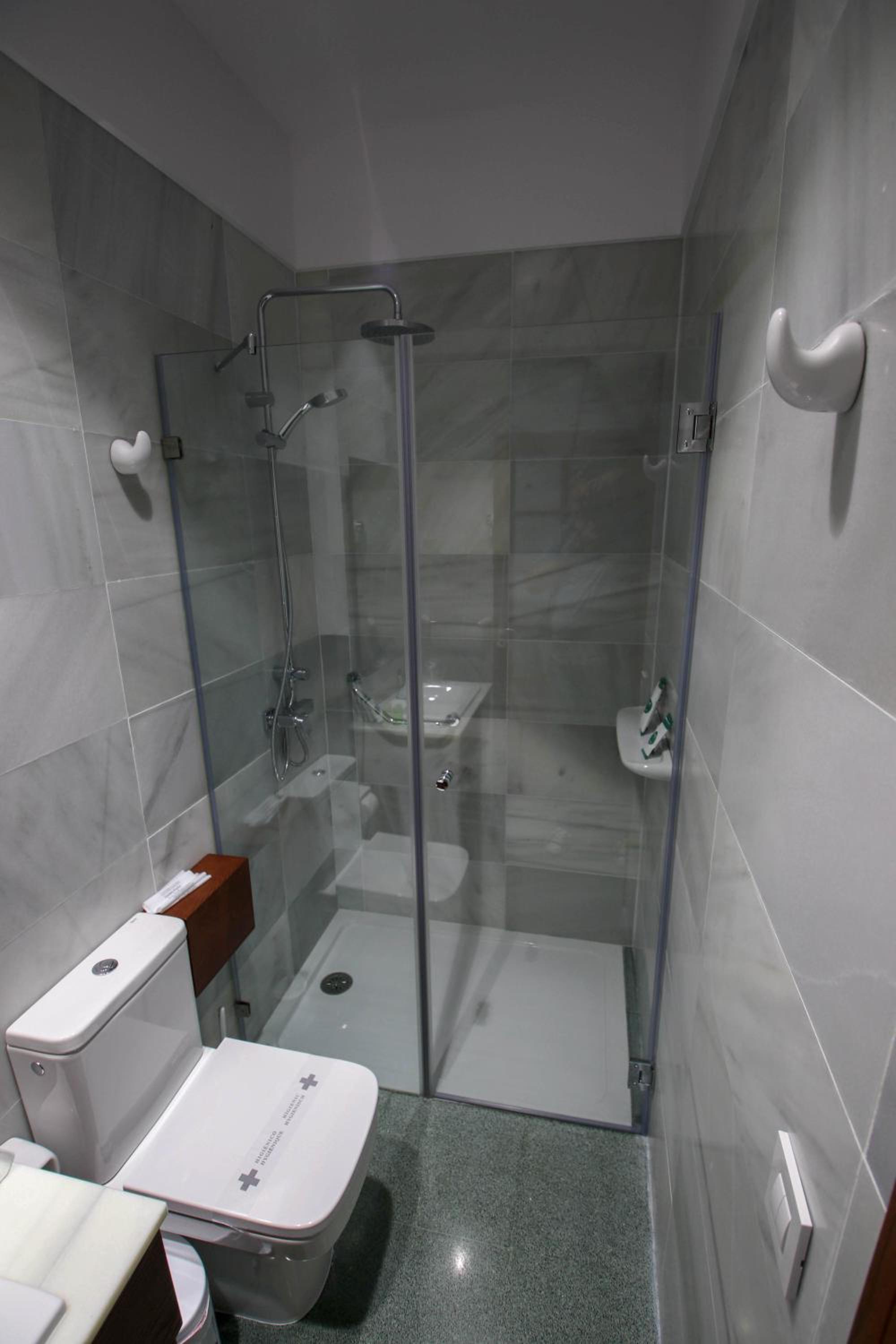 Double Room thumbnail 5