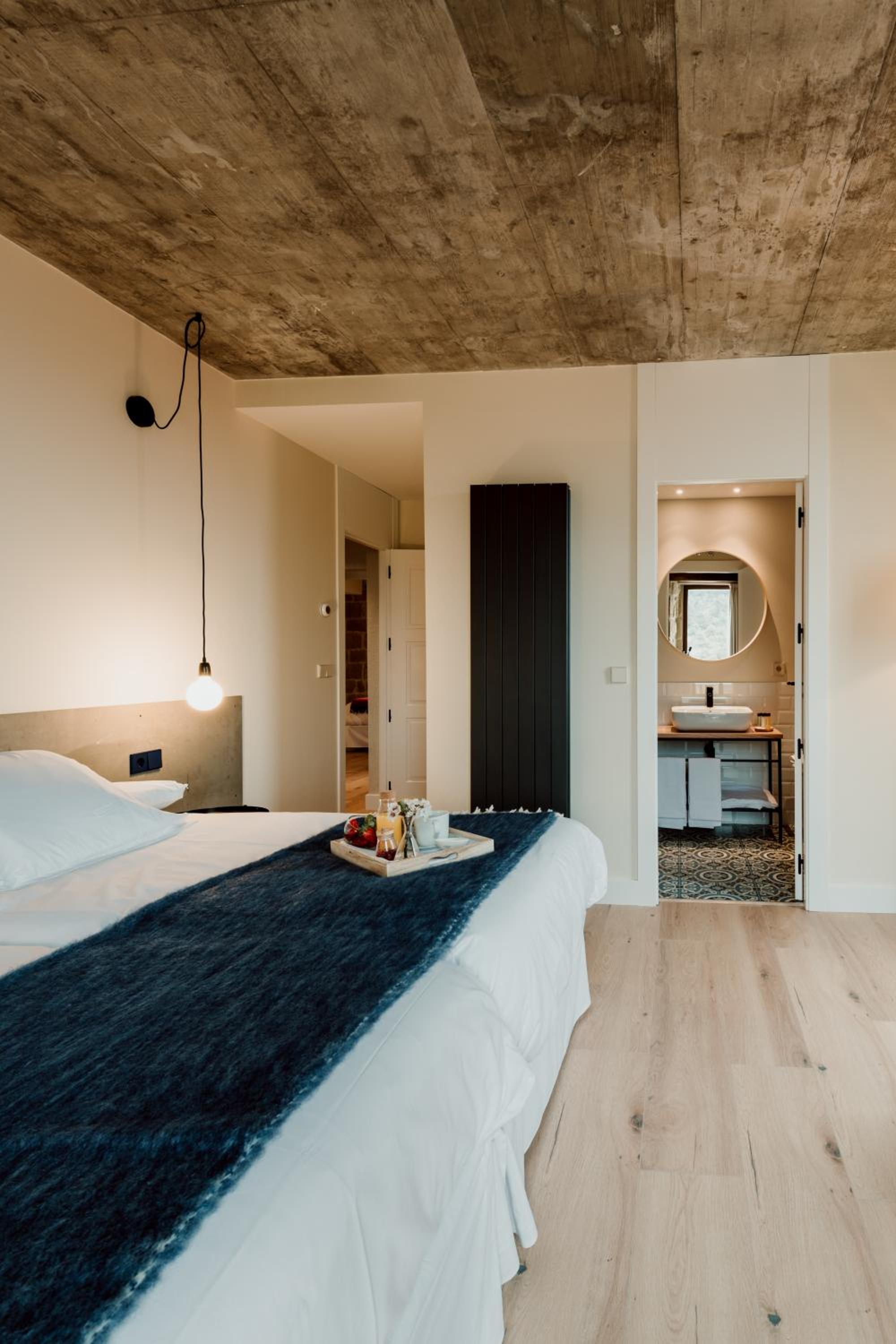 Twin Room with Private Bathroom photo 3