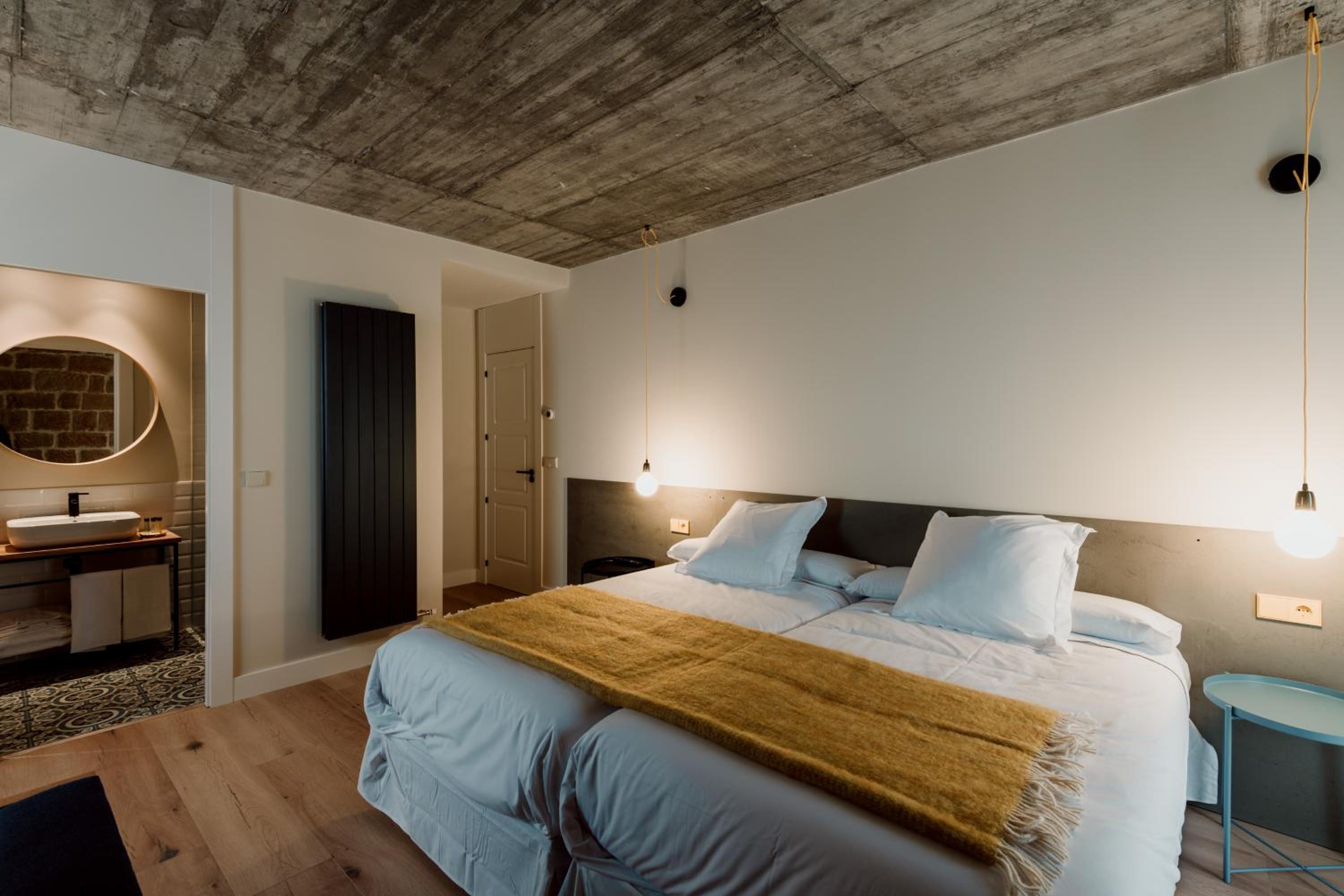 Double Room with Private Bathroom photo 3