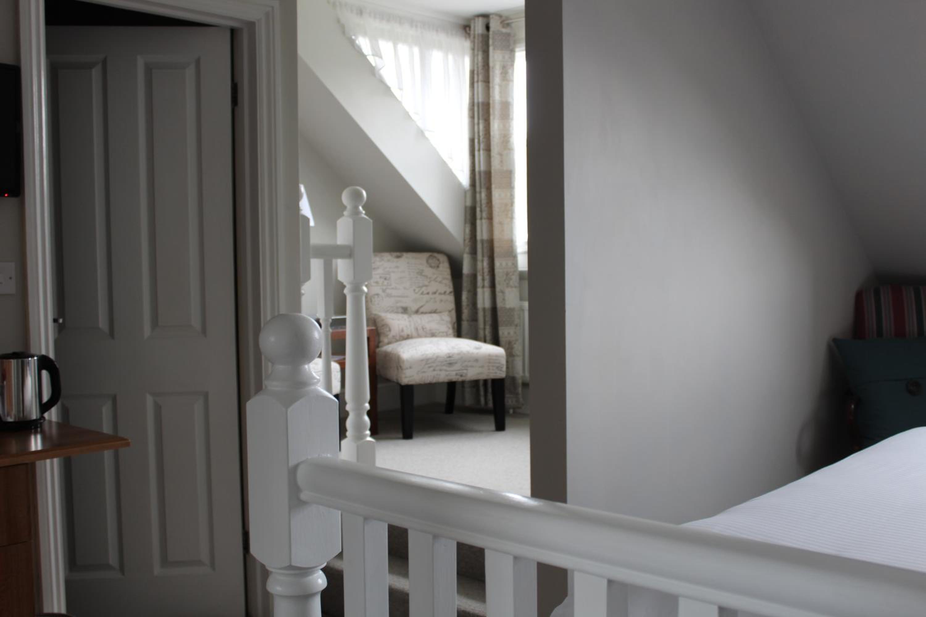 Large Double Room 1 - Photo 3