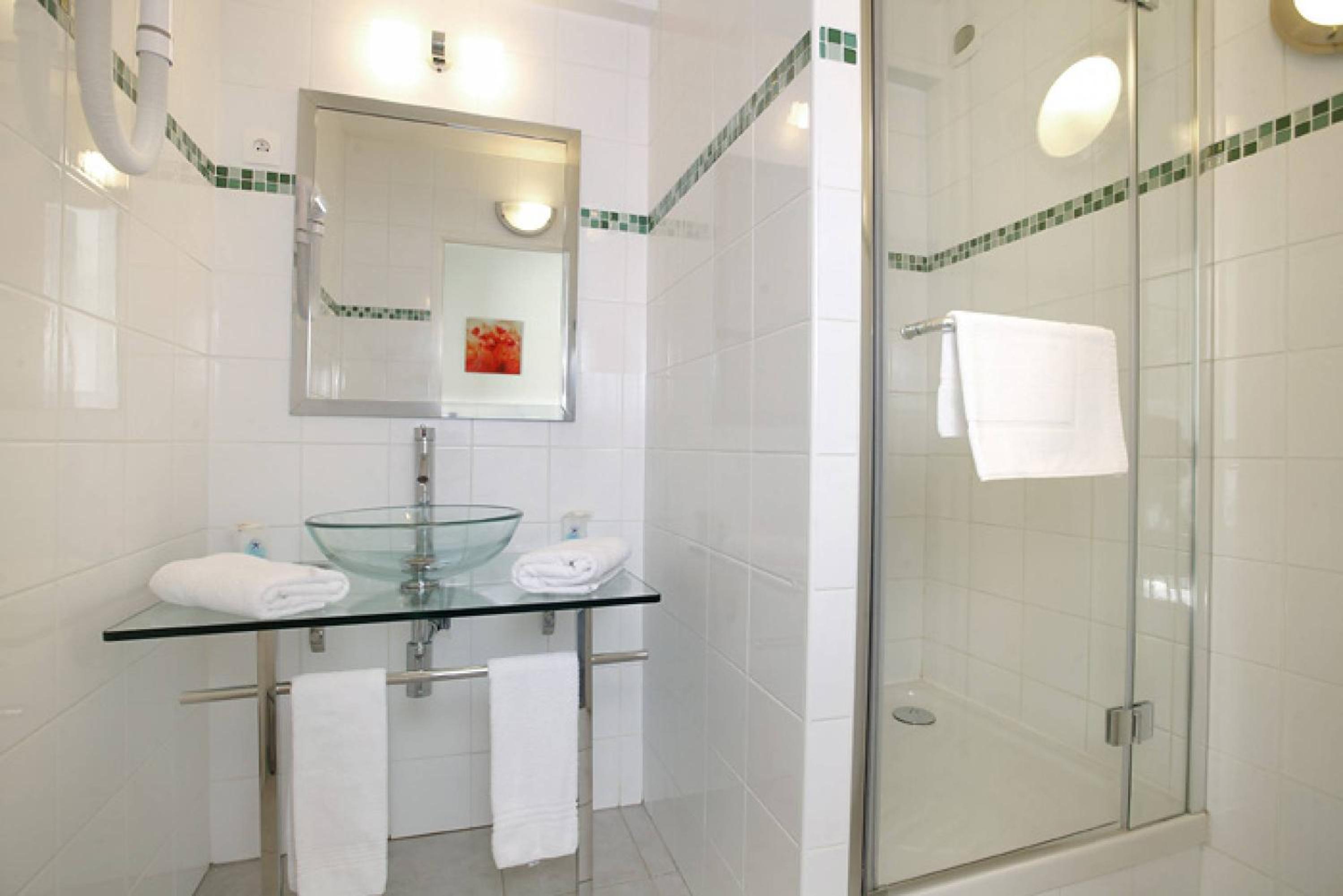 Double Room - Photo 5