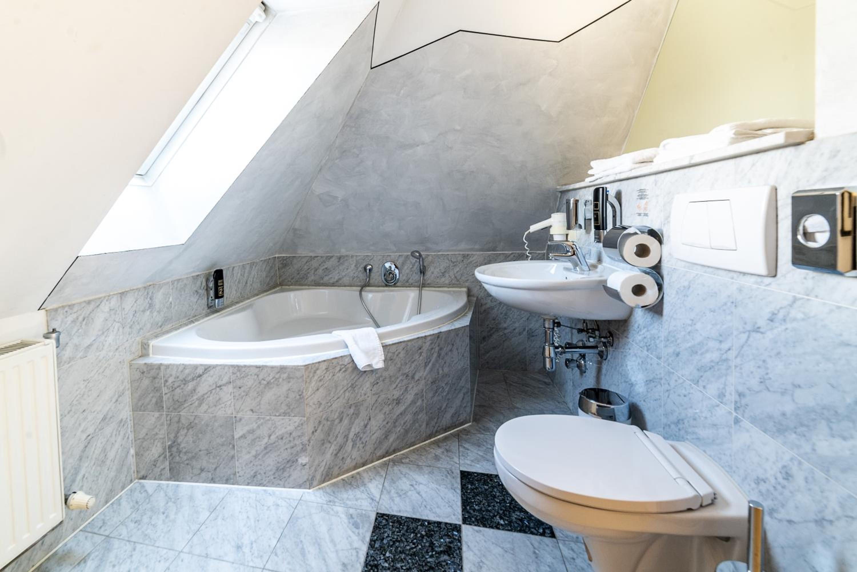 Junior Suite - Photo 8
