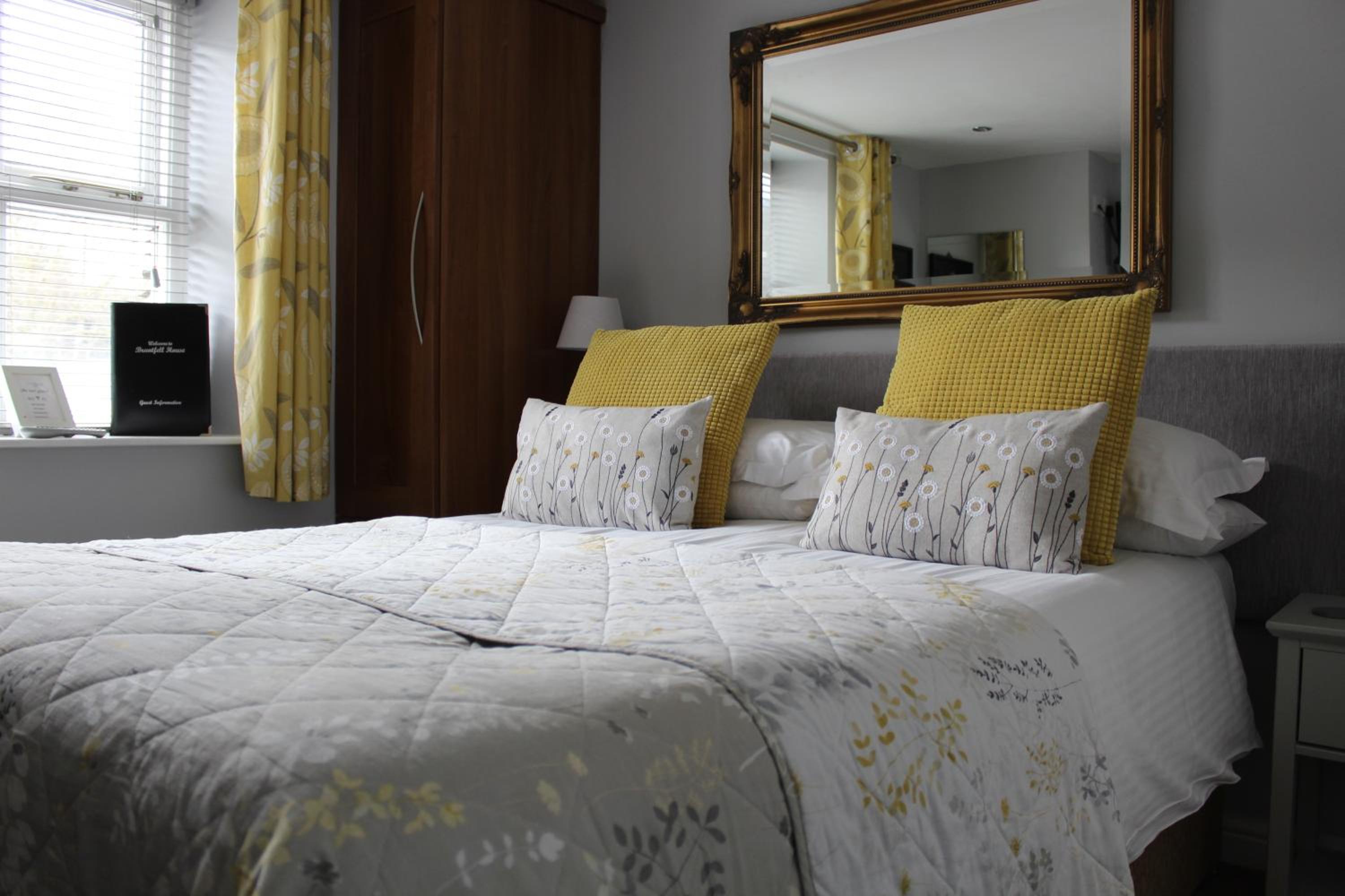 Small Double Room 2 - Photo 4