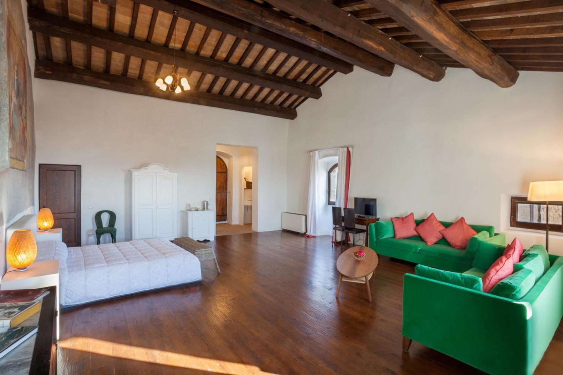 Suite with Mountain View - Photo 12