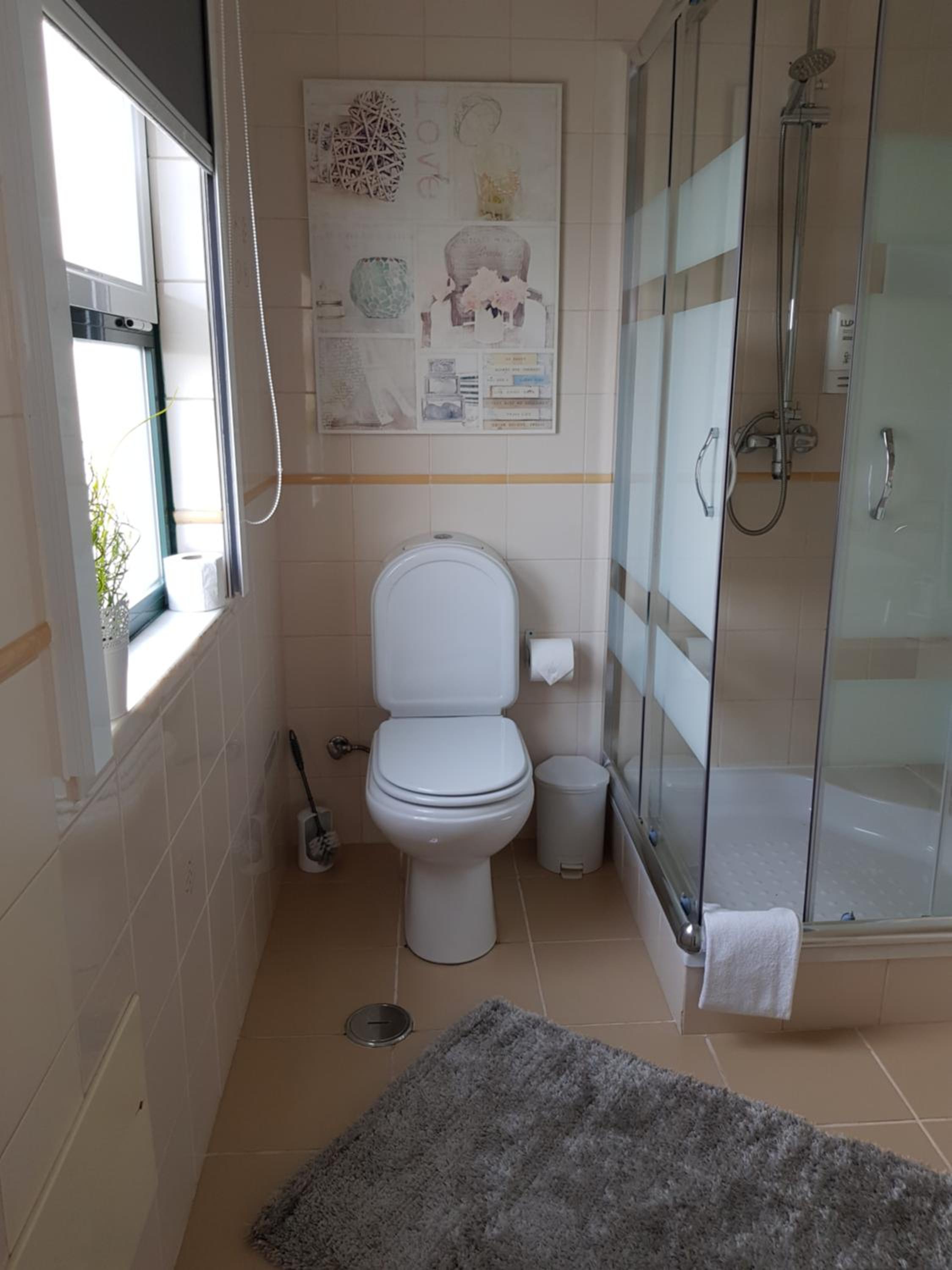 Double Room - Photo 11