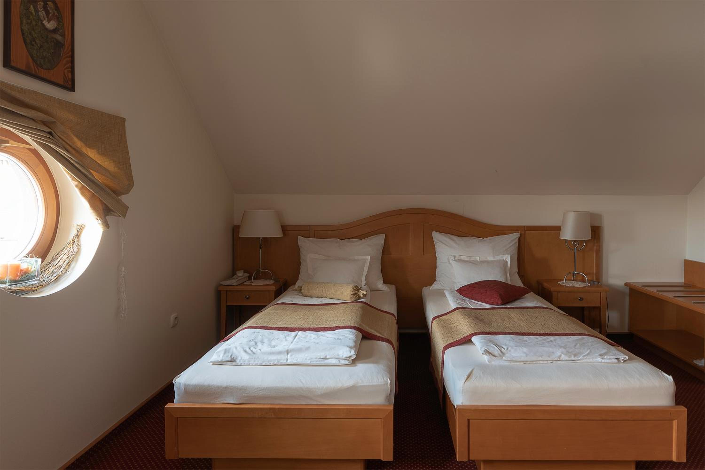 Double or Twin Room - Photo 5