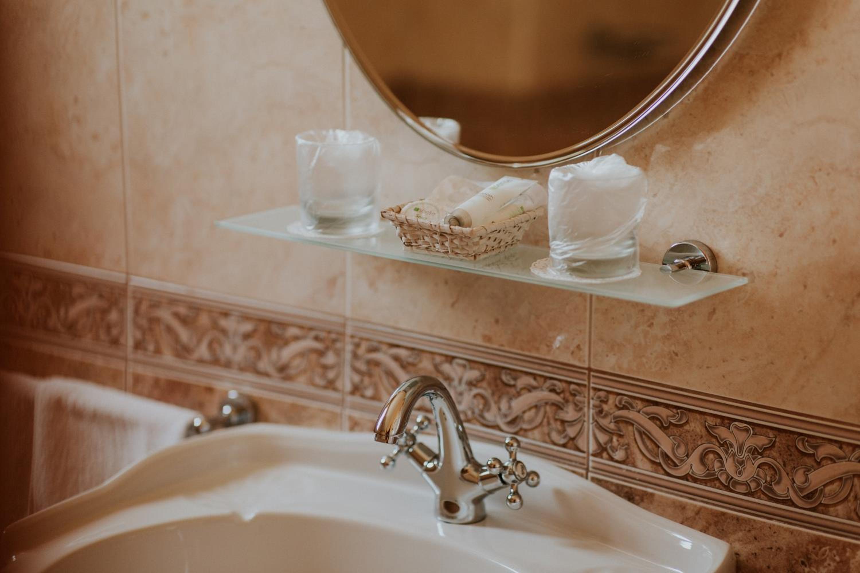 Suite - Photo 5