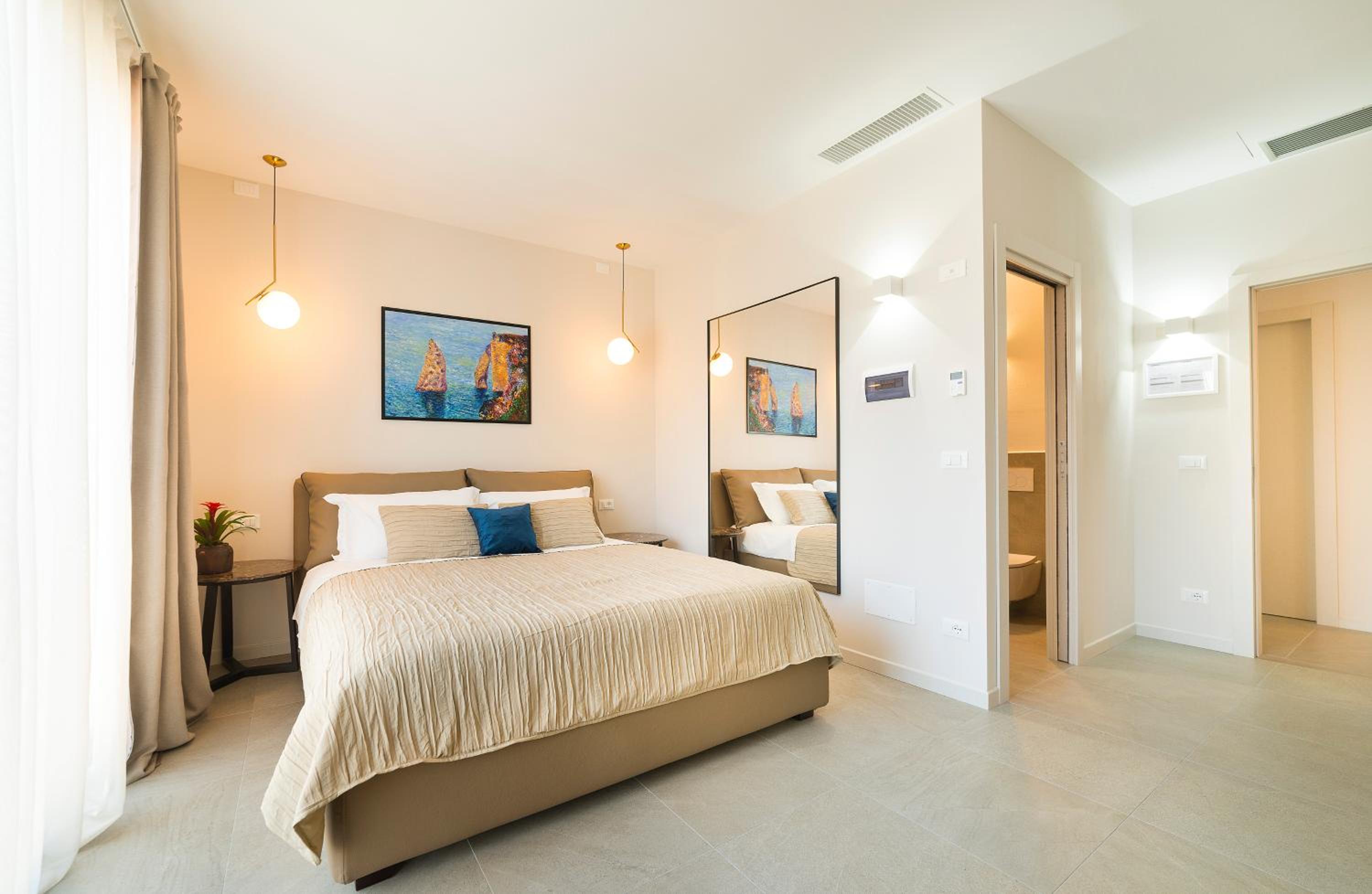 Deluxe Triple Room - Photo 8