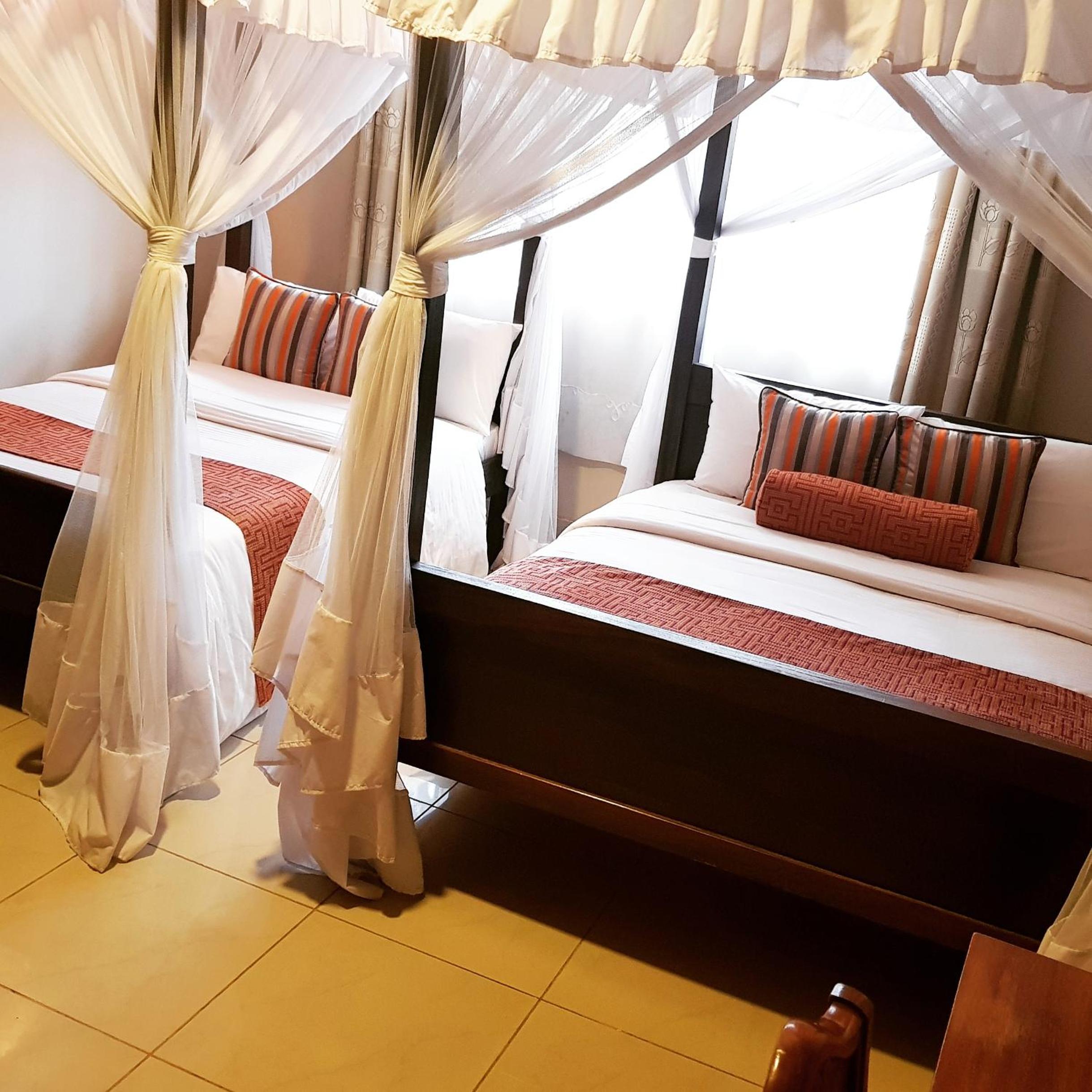 Standard Double or Twin Room photo 1