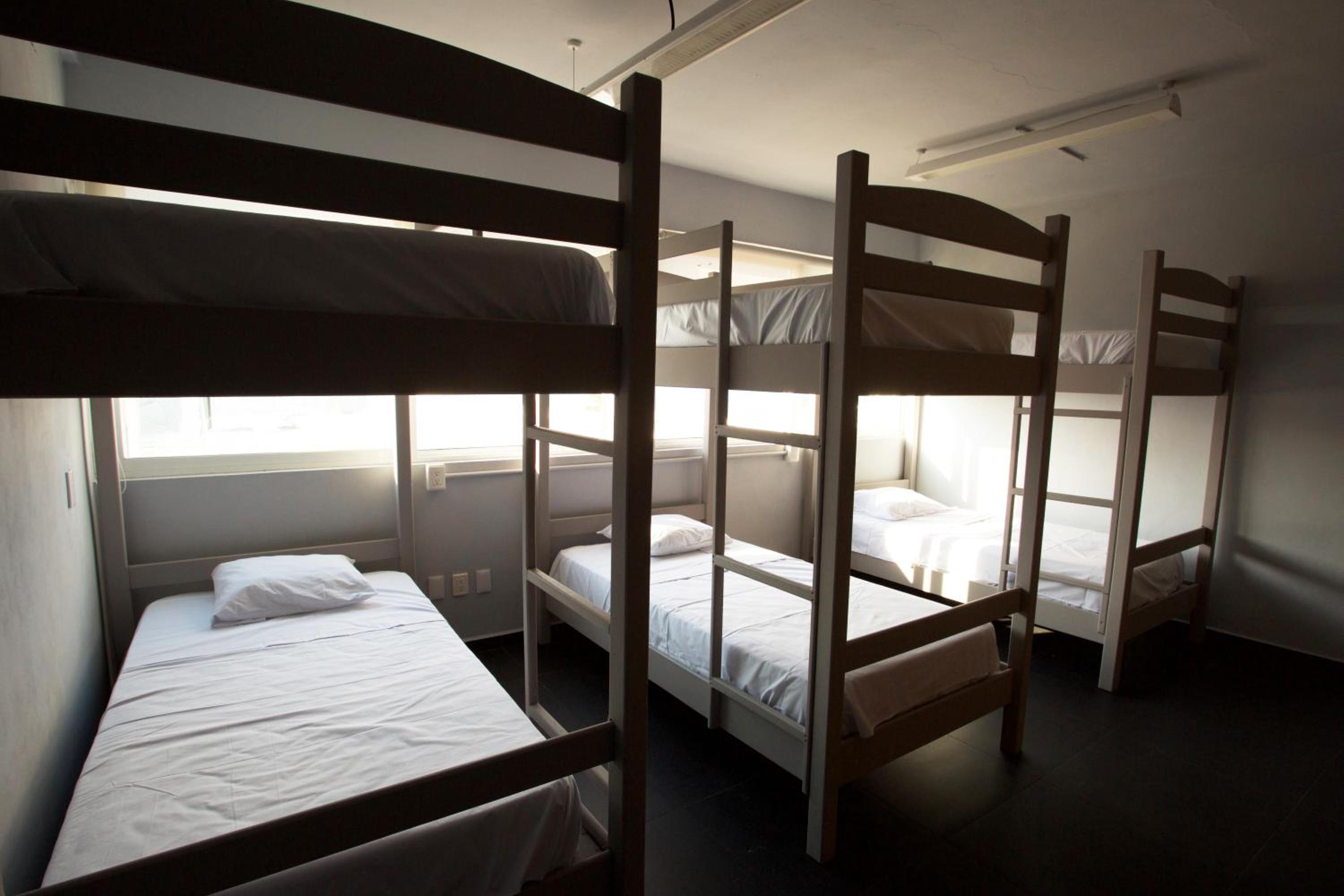 Bed in 6-Bed Mixed Dormitory Room photo 3