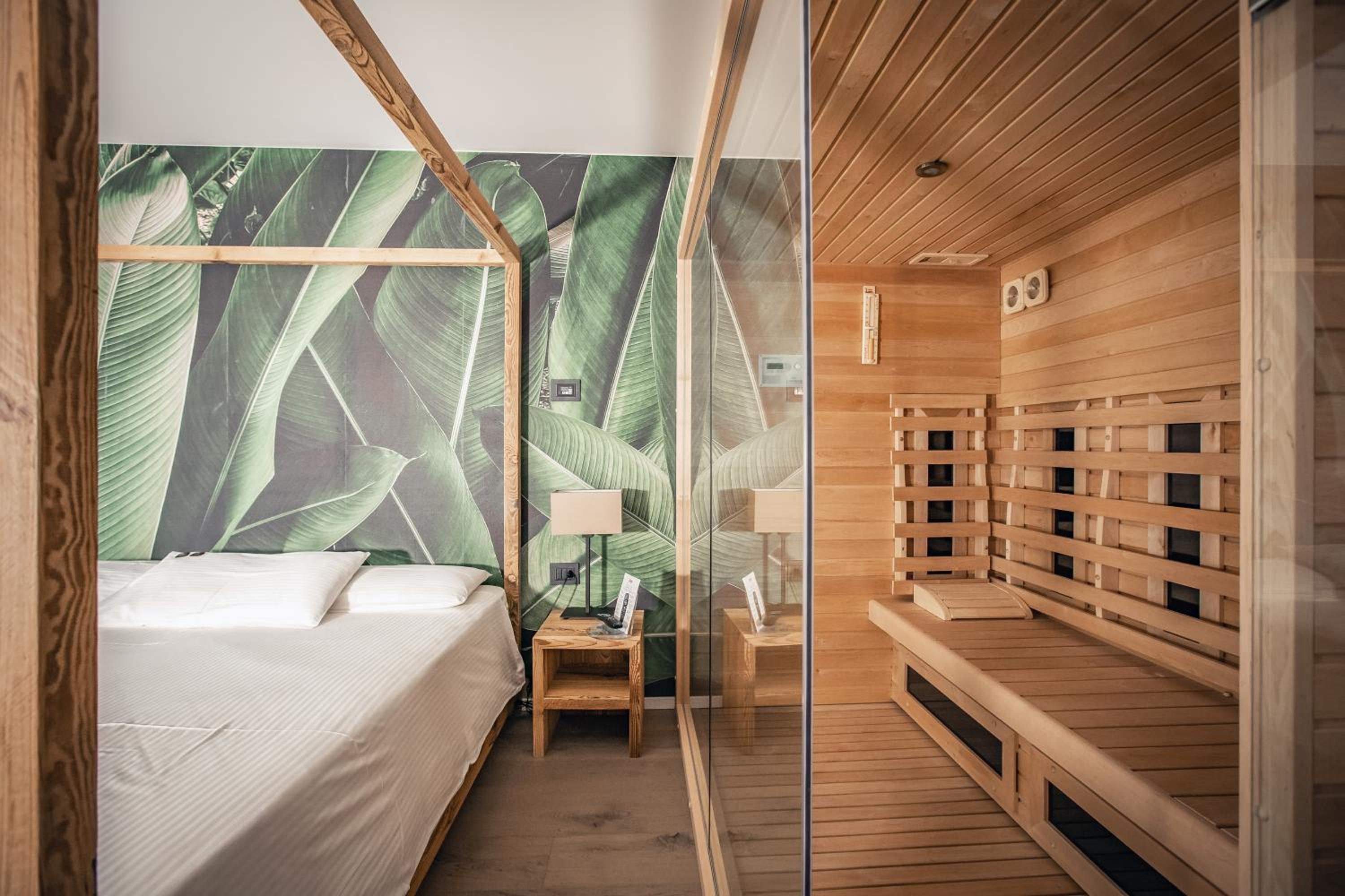 Deluxe Double Room with Sauna  - Photo 5