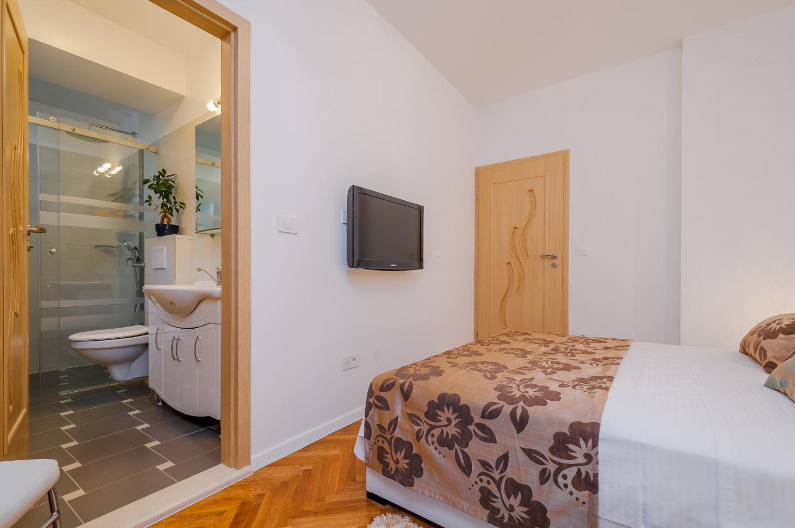 Double Room with Balcony and Sea View - First Floor photo 1