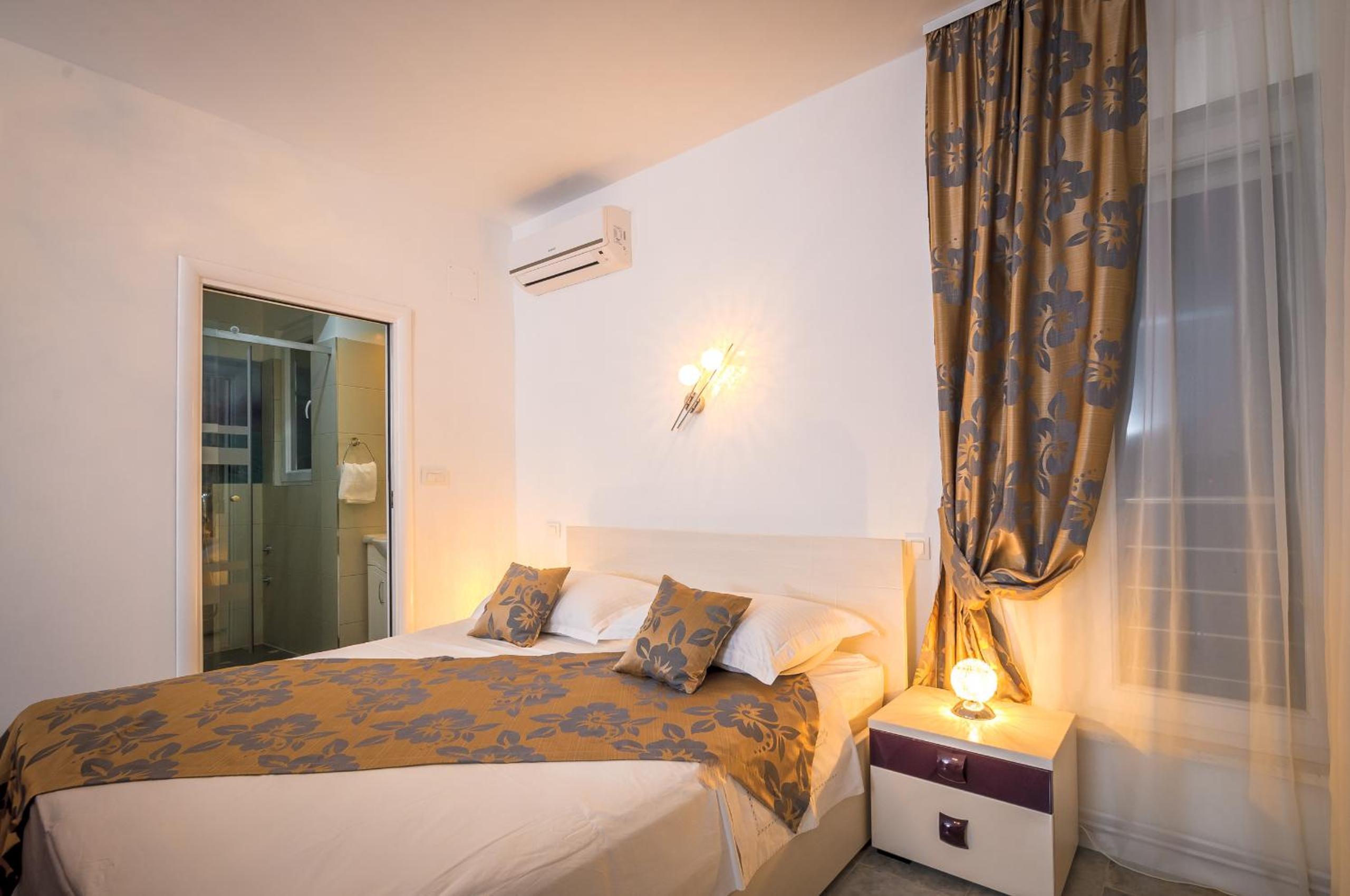 Double Room with Balcony and Sea View - Second Floor photo 3