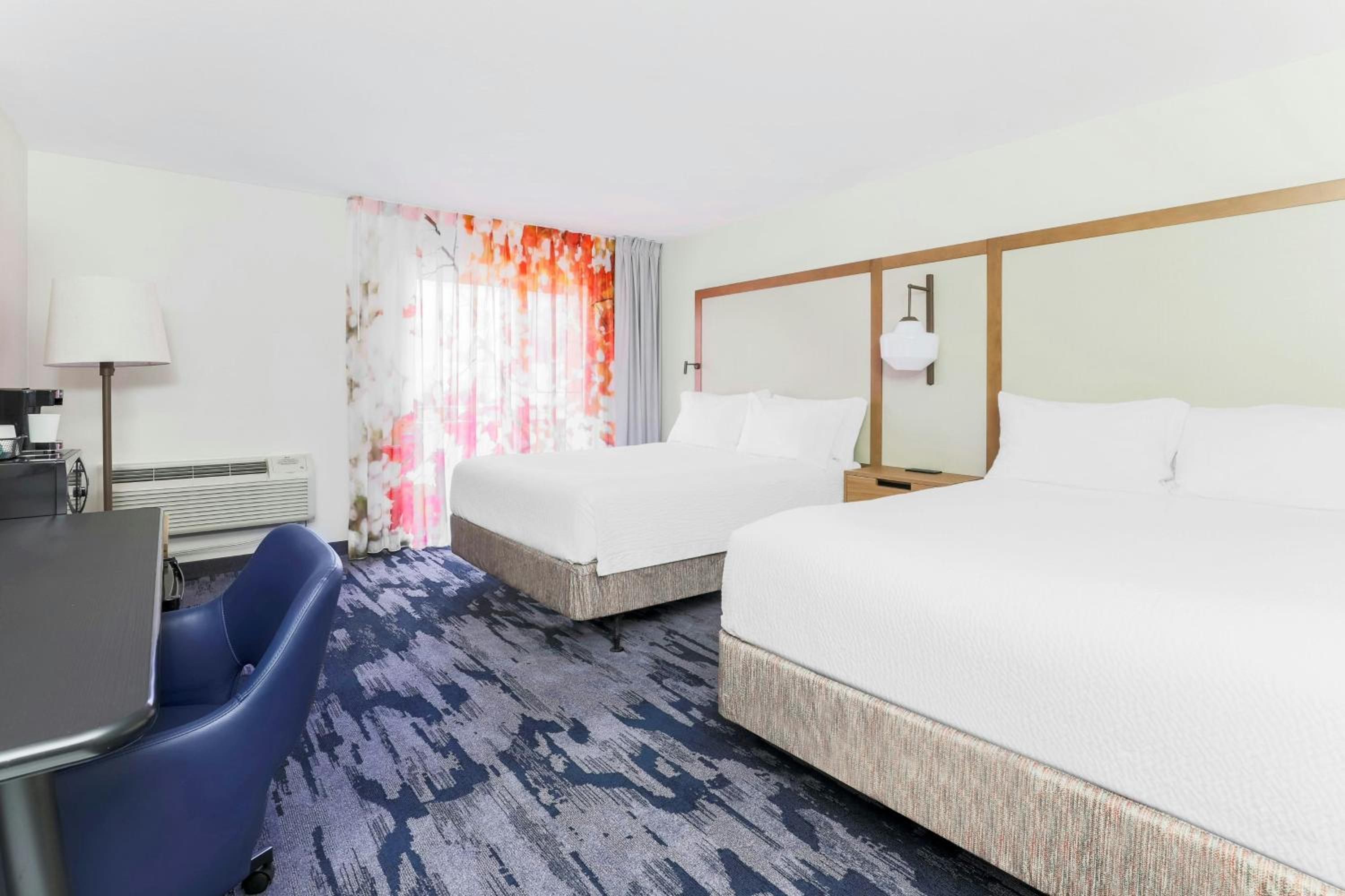Queen Room with Two Queen Beds and Bathtub - Mobility Access/Hearing Accessible