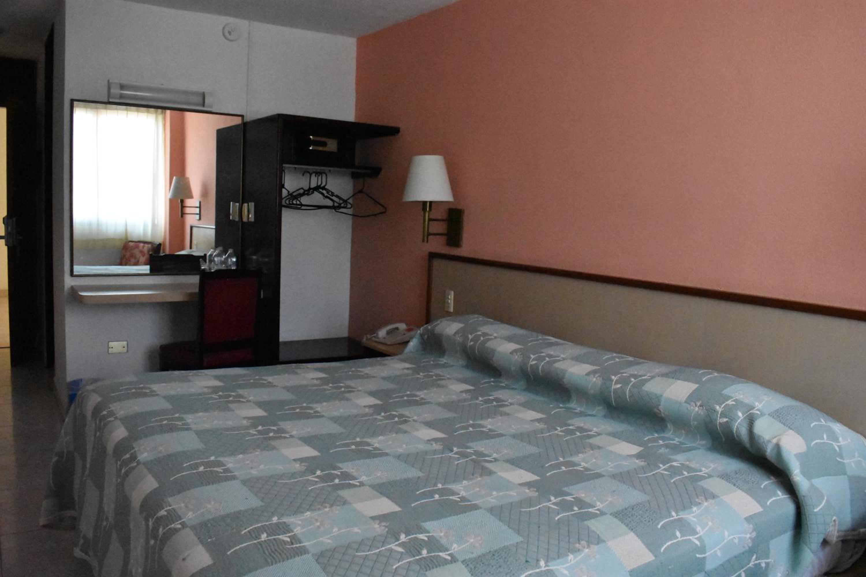 Standard King Room photo 1