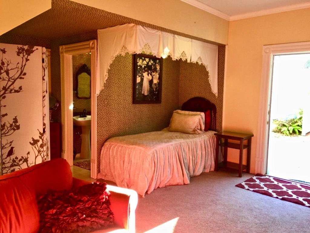 Superior Triple Room photo 2
