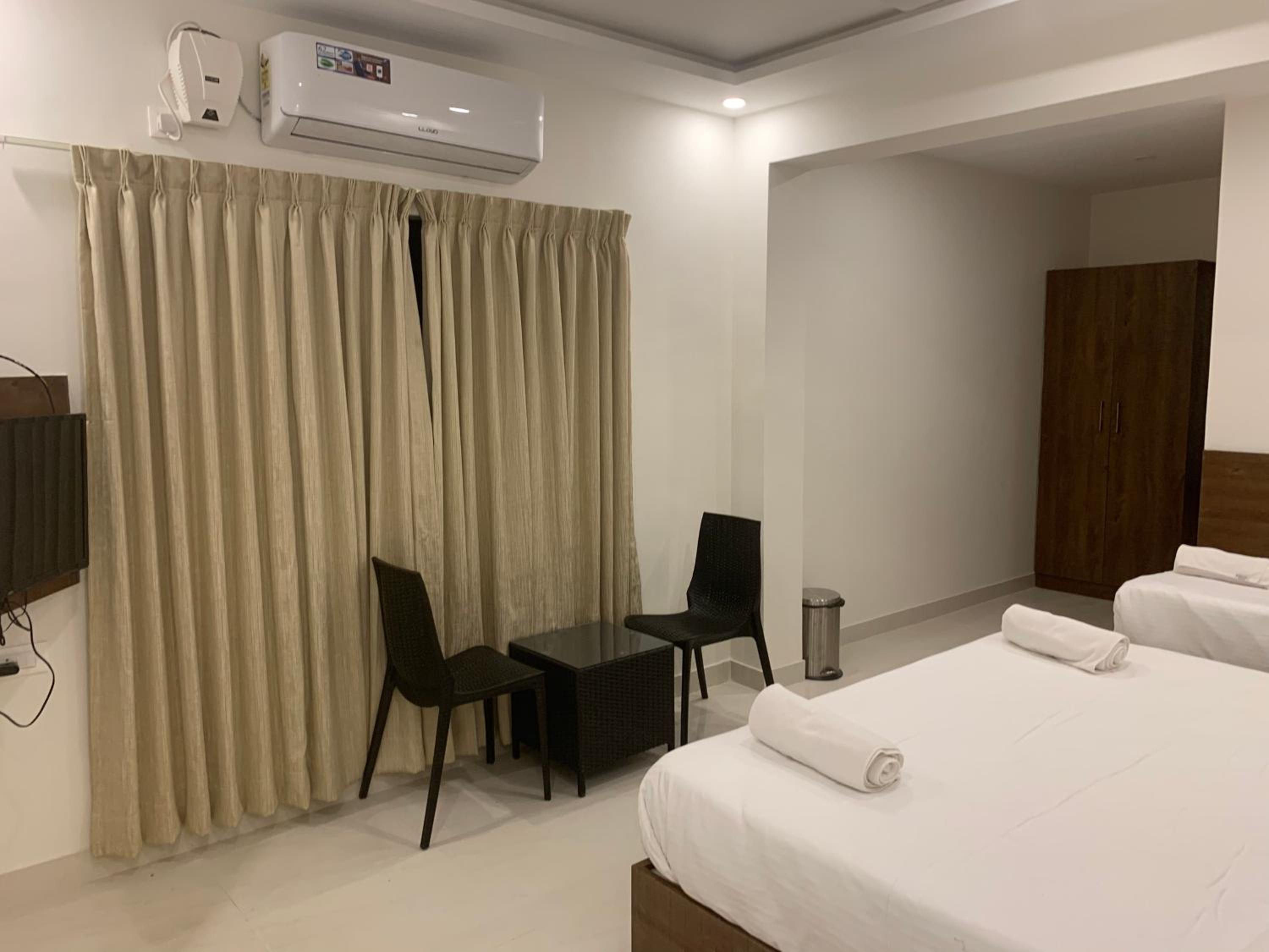 Deluxe Family Room - Photo 6