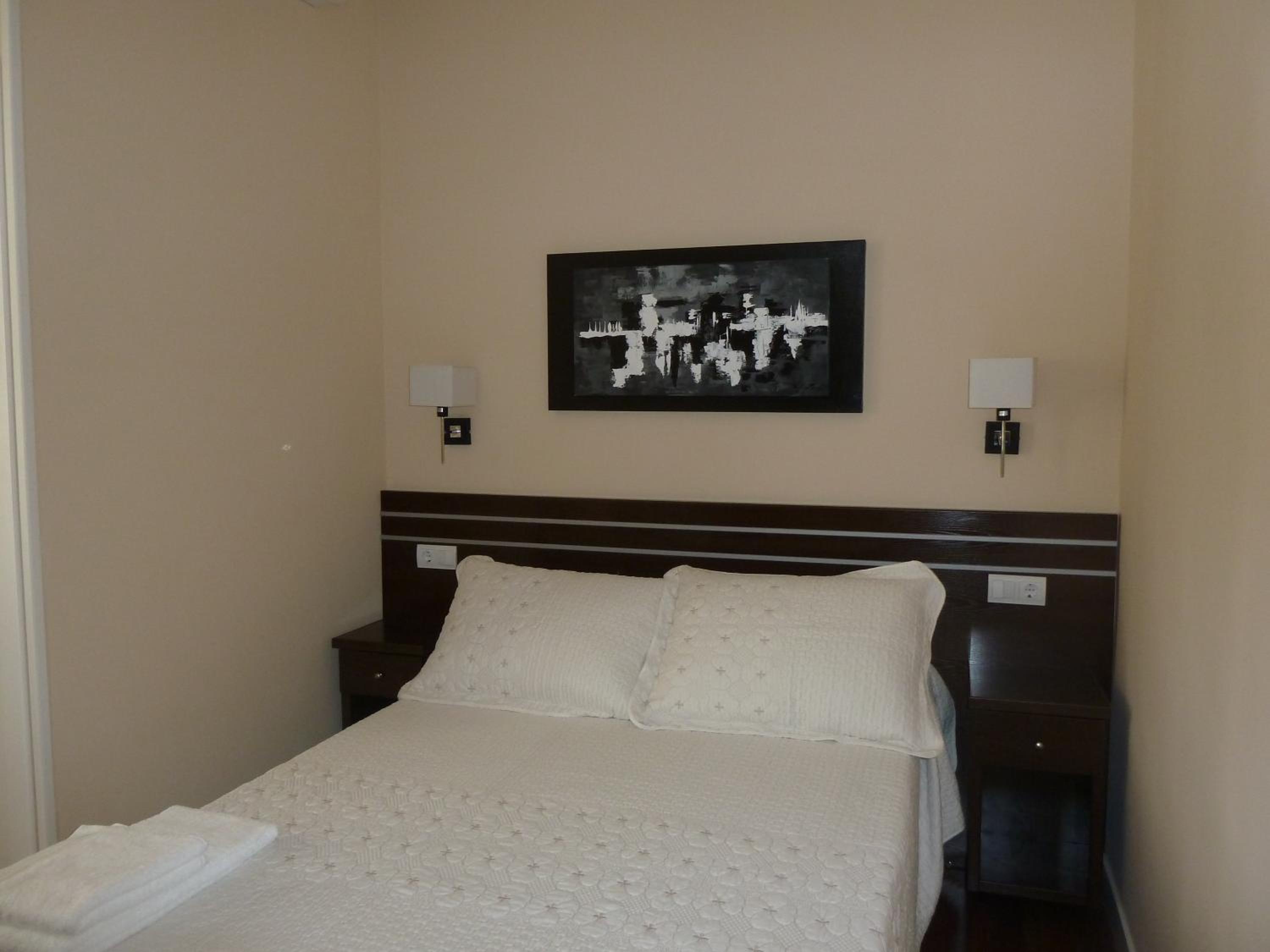 Double or Twin Room - Photo 16