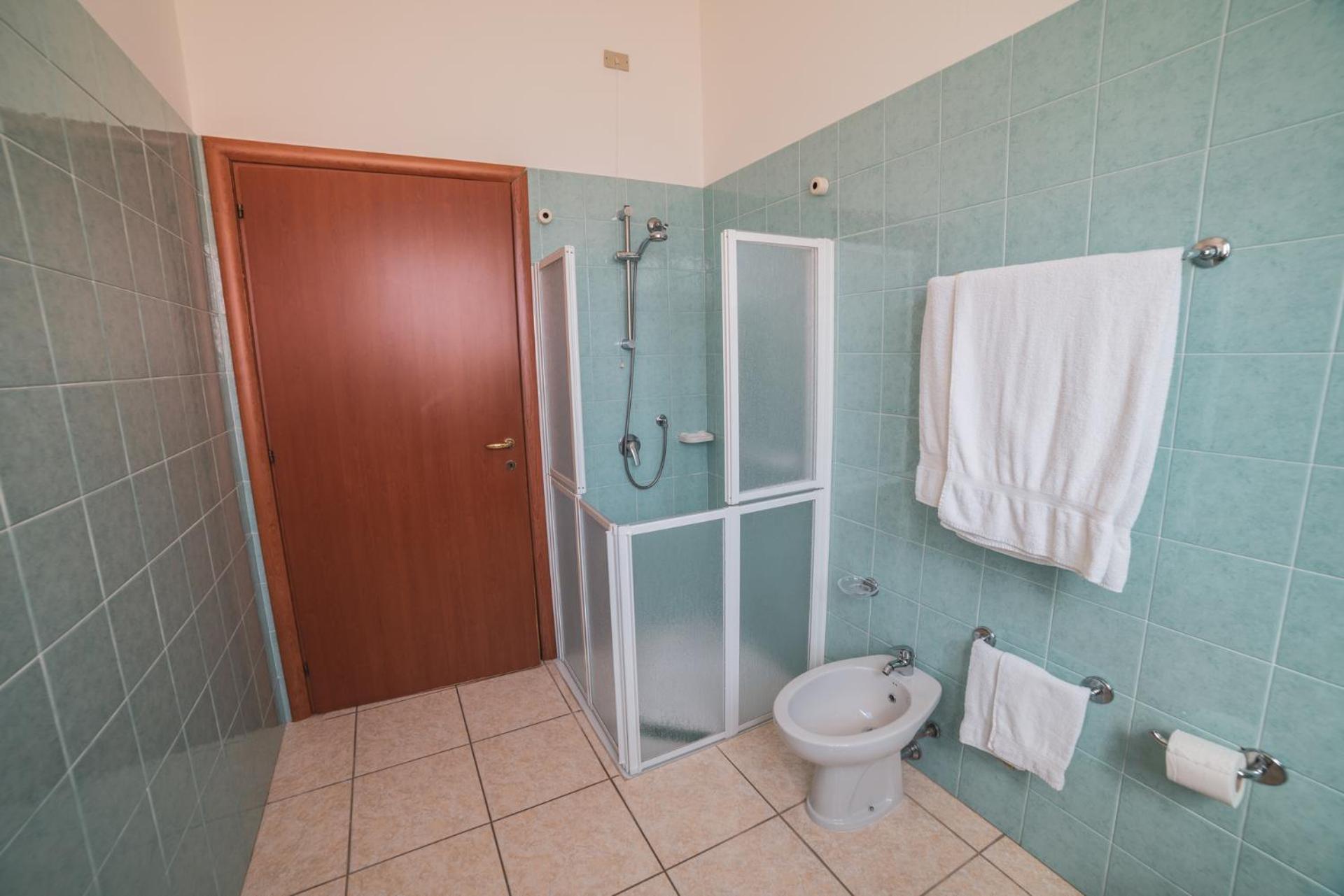 Double or Twin Room photo 2