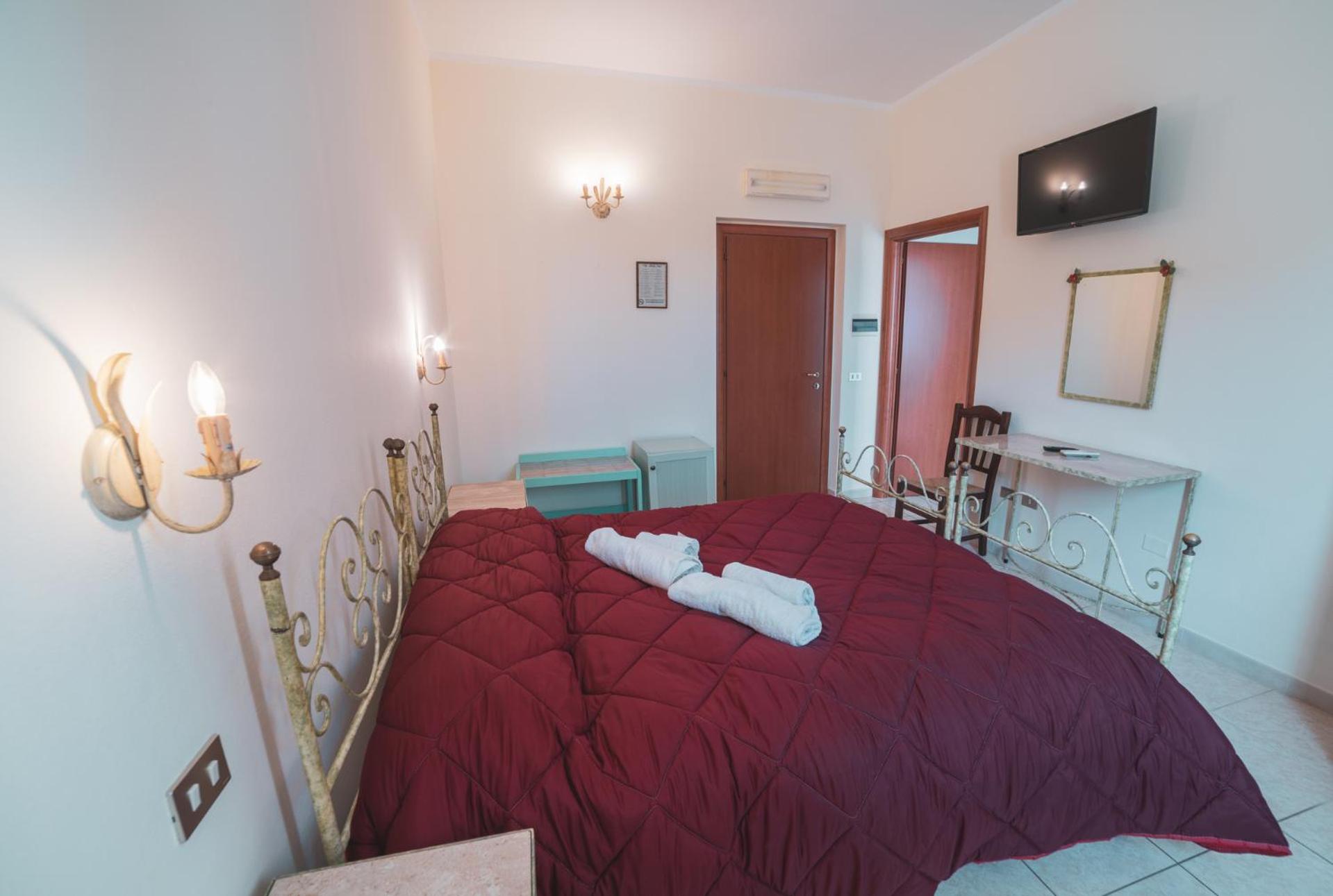 Double or Twin Room photo 3