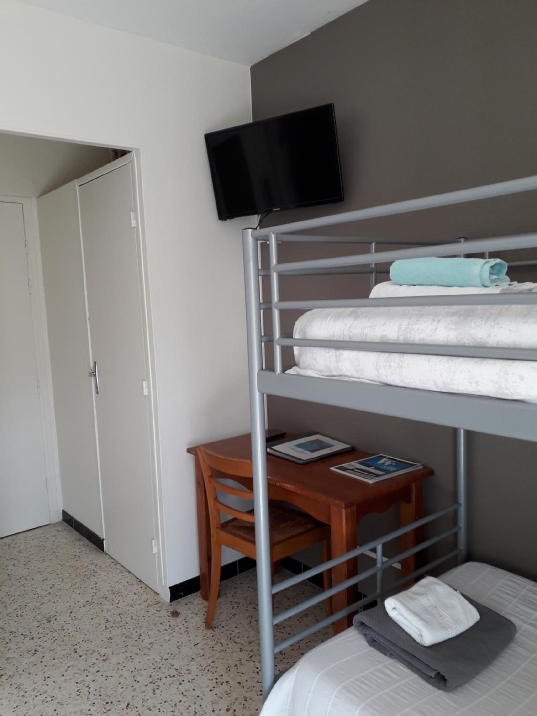 Standard Quadruple Room photo 3