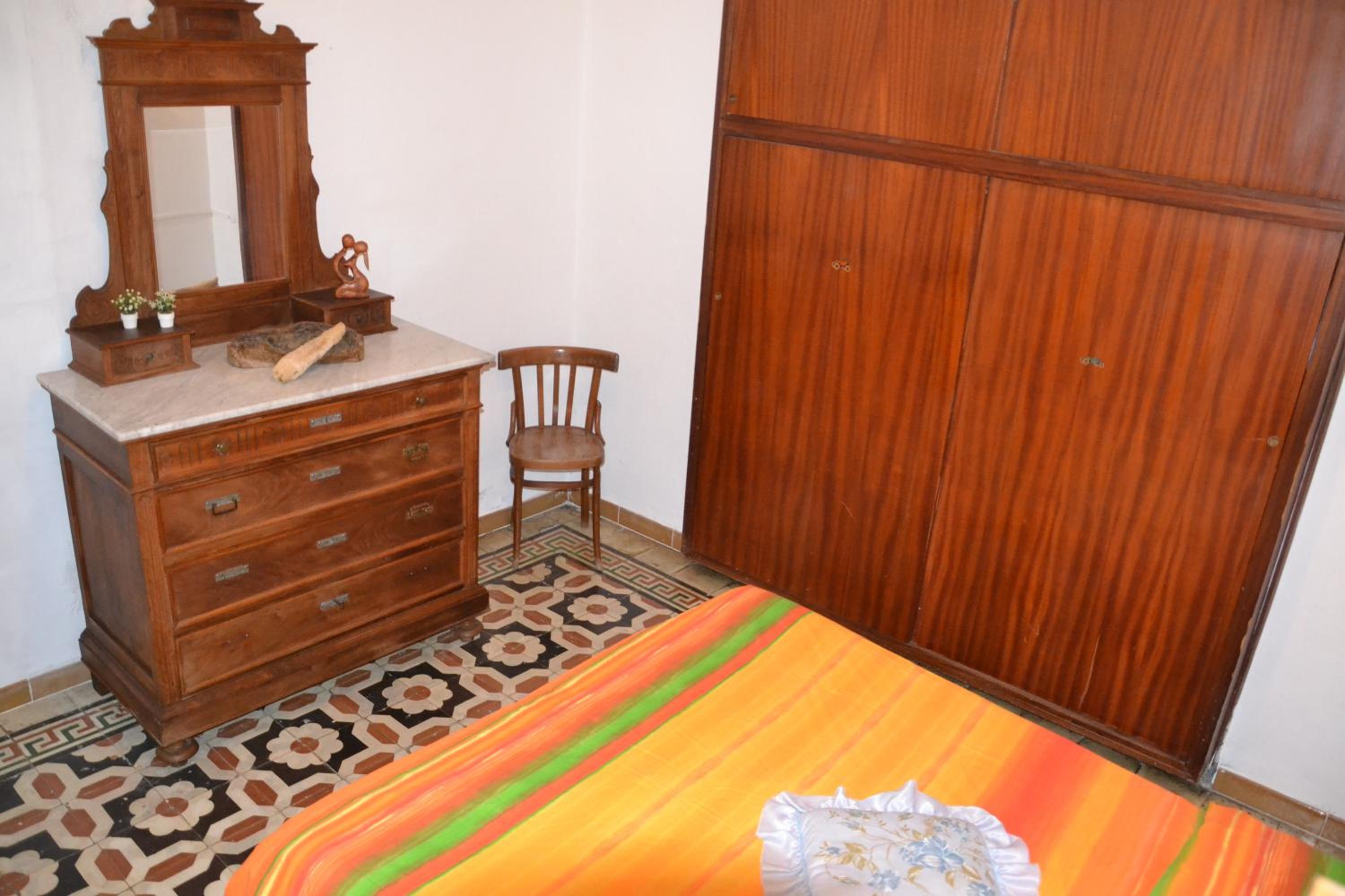 One-Bedroom Apartment - Photo 8