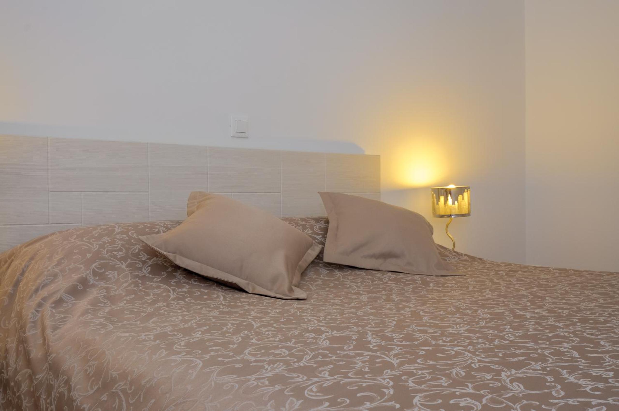 One-Bedroom Apartment with Pool View photo 2