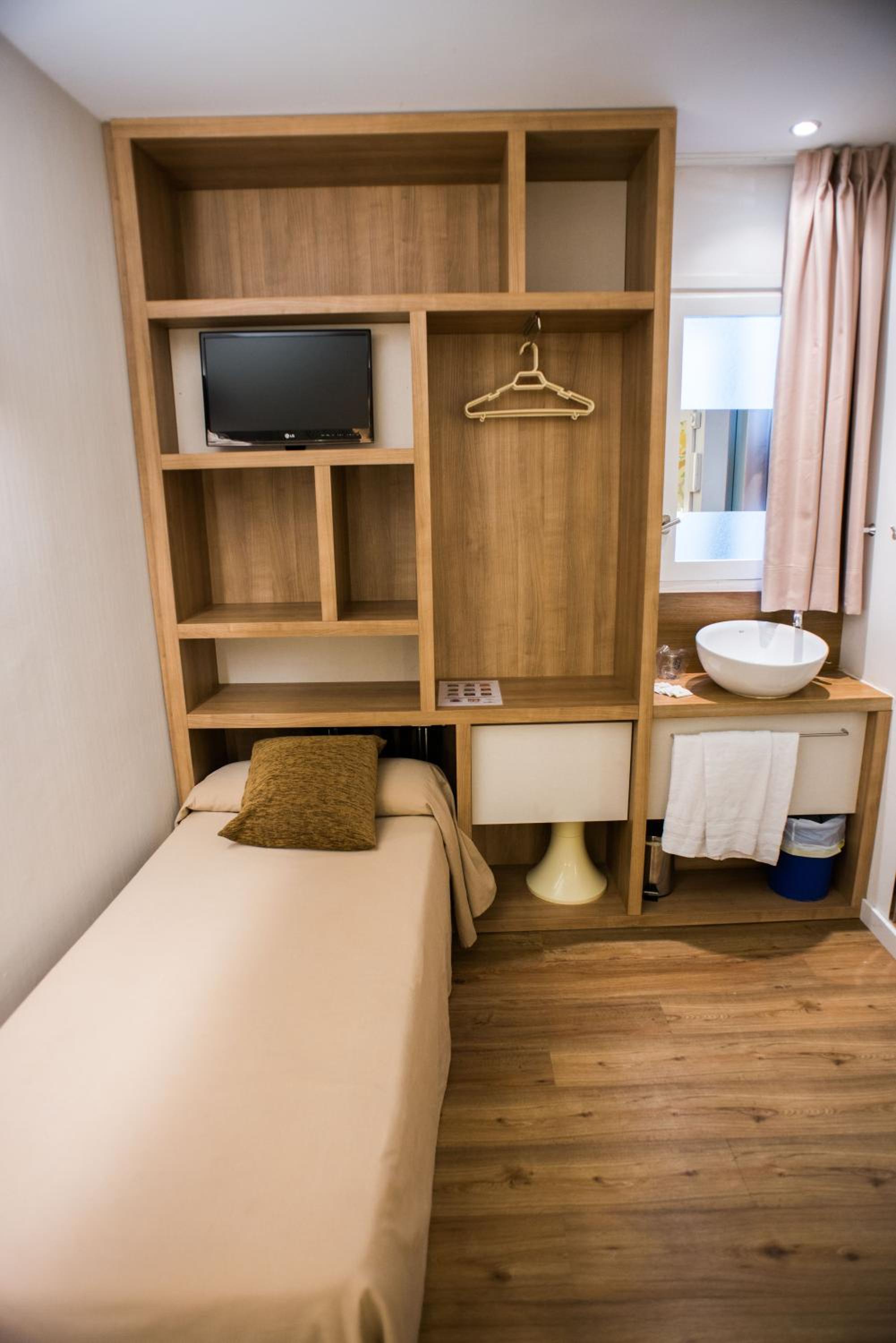 Single Room photo 3