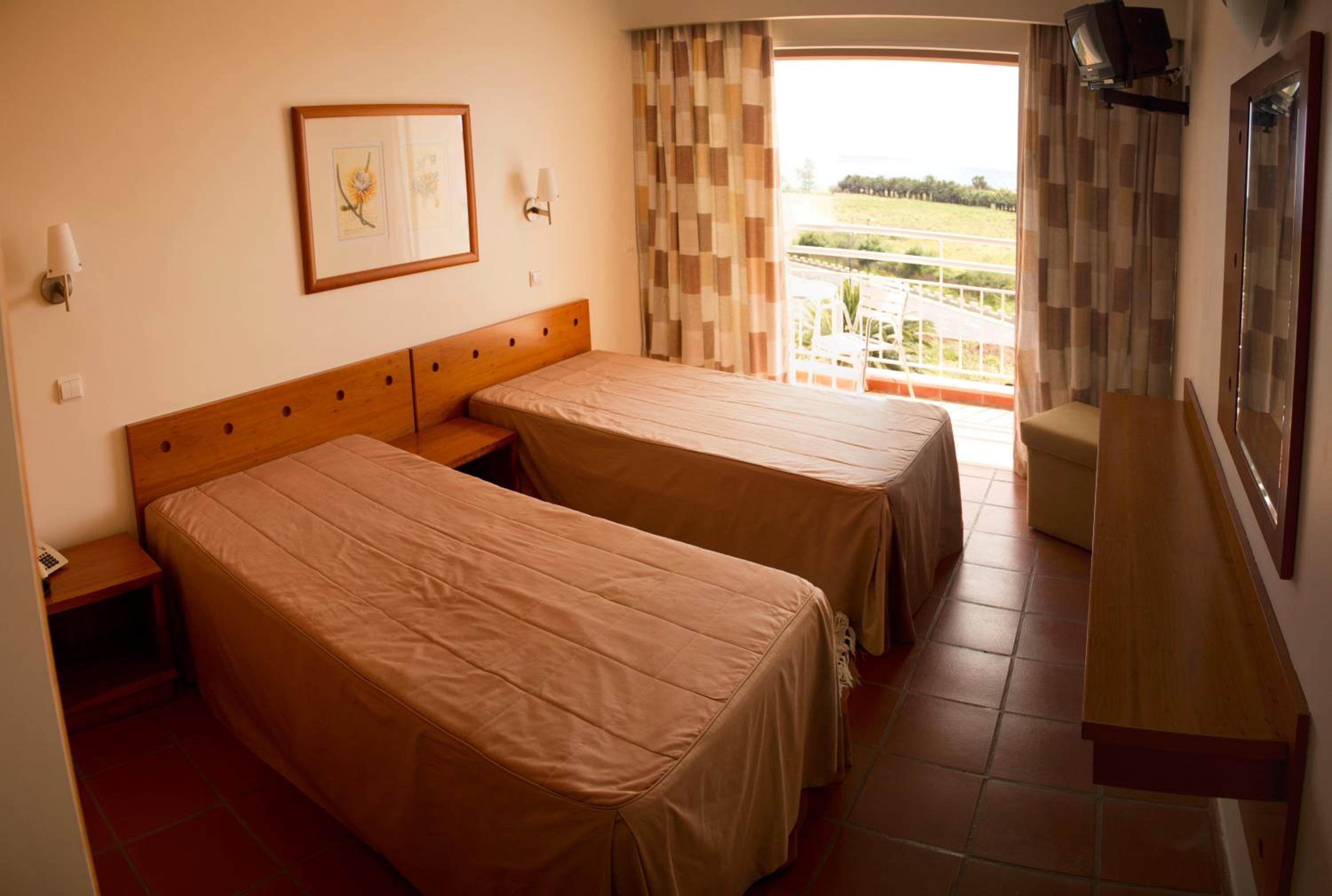 Single Room with Sea and Mountain View photo 2