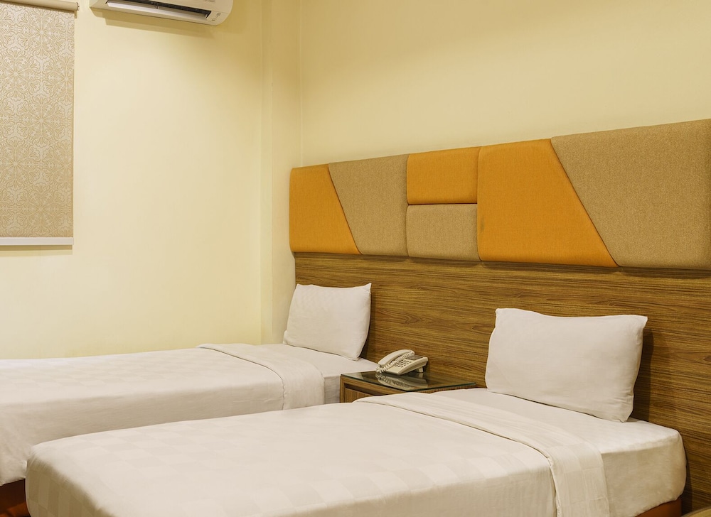Standard Twin Room, 2 Twin Beds - Photo 1