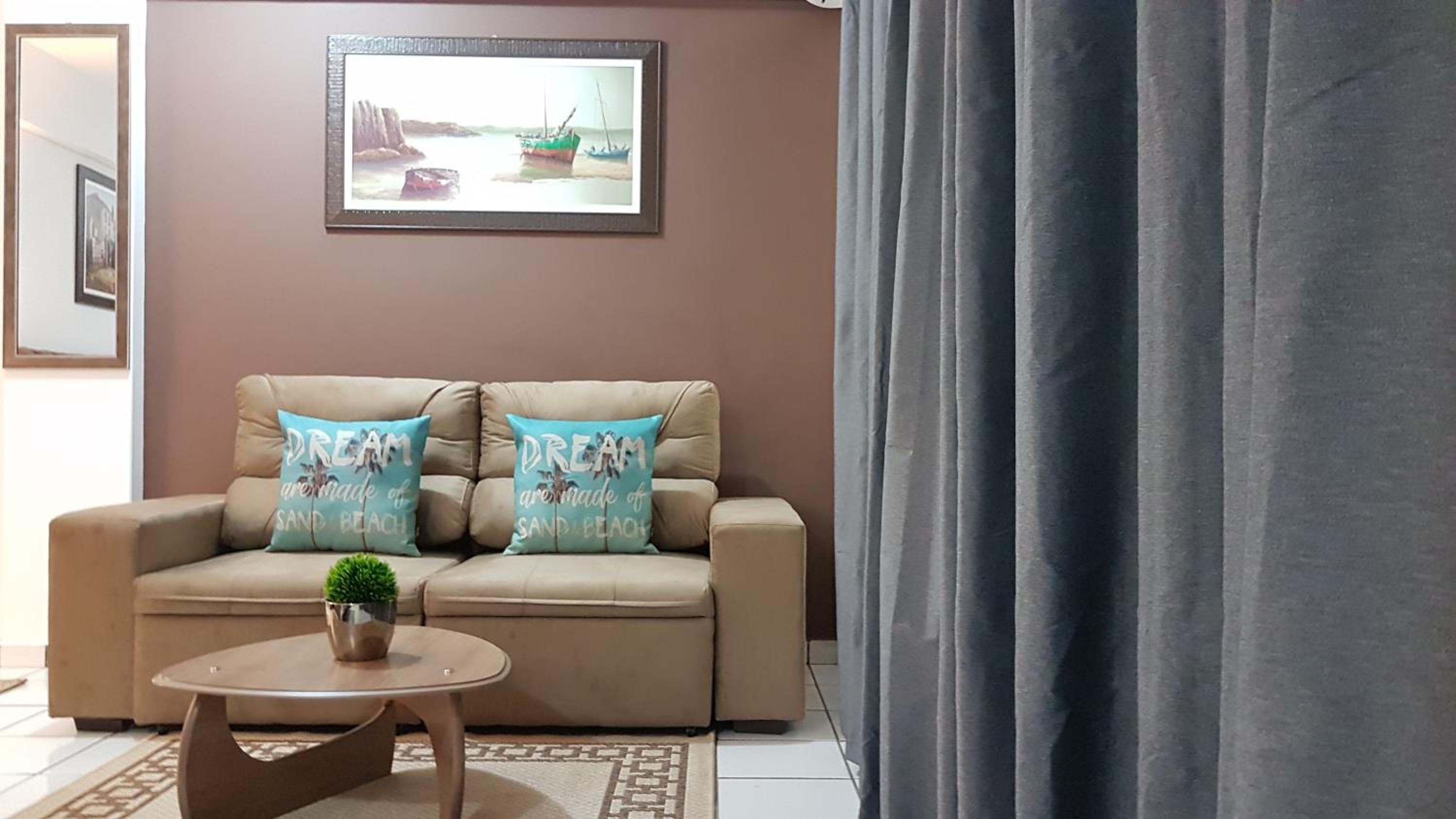 Deluxe King Suite - Photo 11