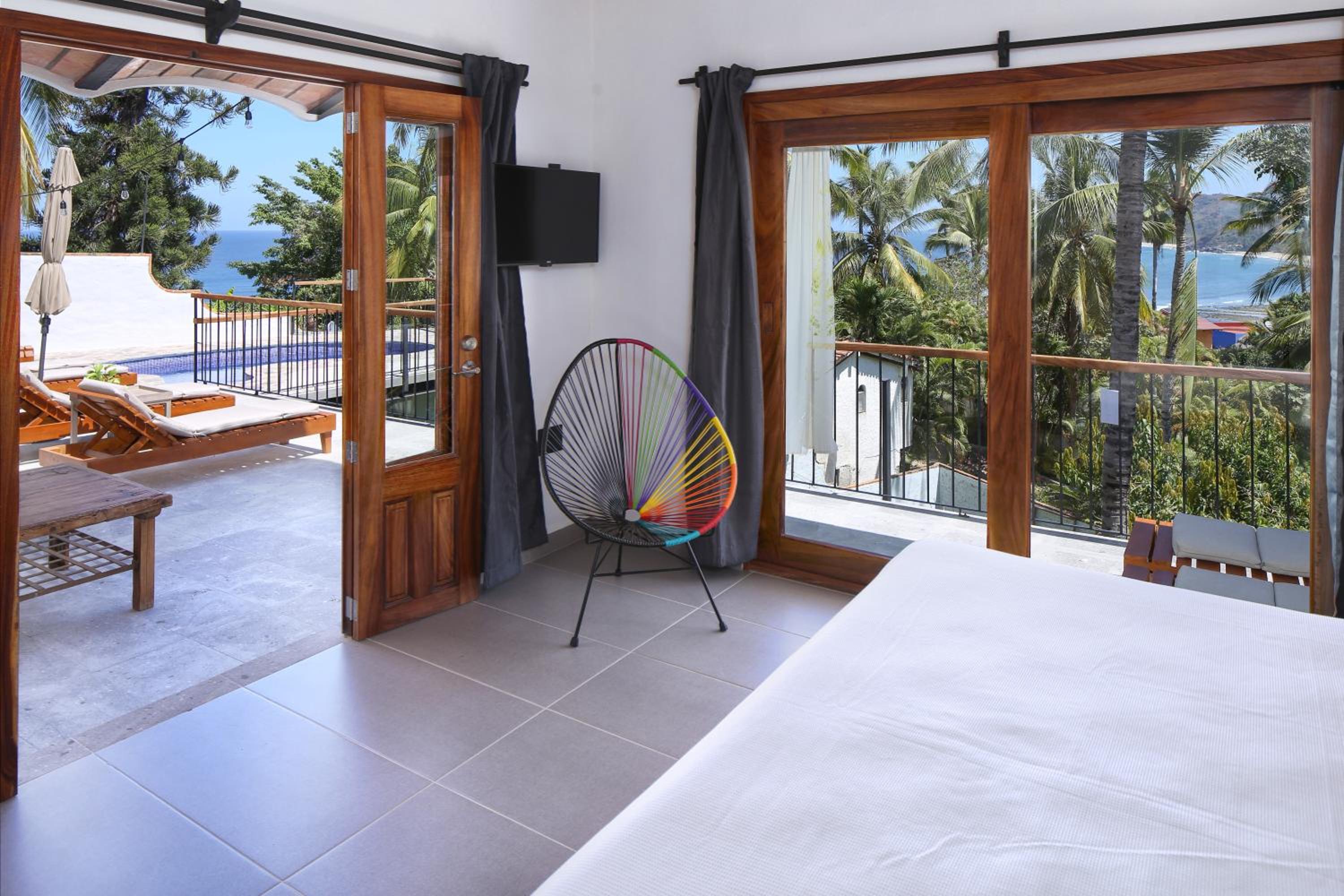 Deluxe Suite with Sea View