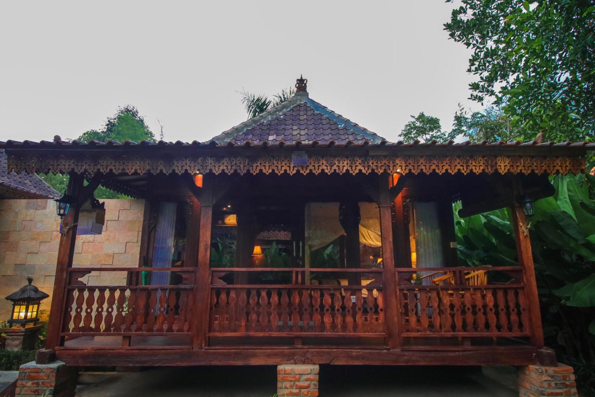 Unique Joglo Villa with Pool View with Daily Afternoon Tea  - Photo 14