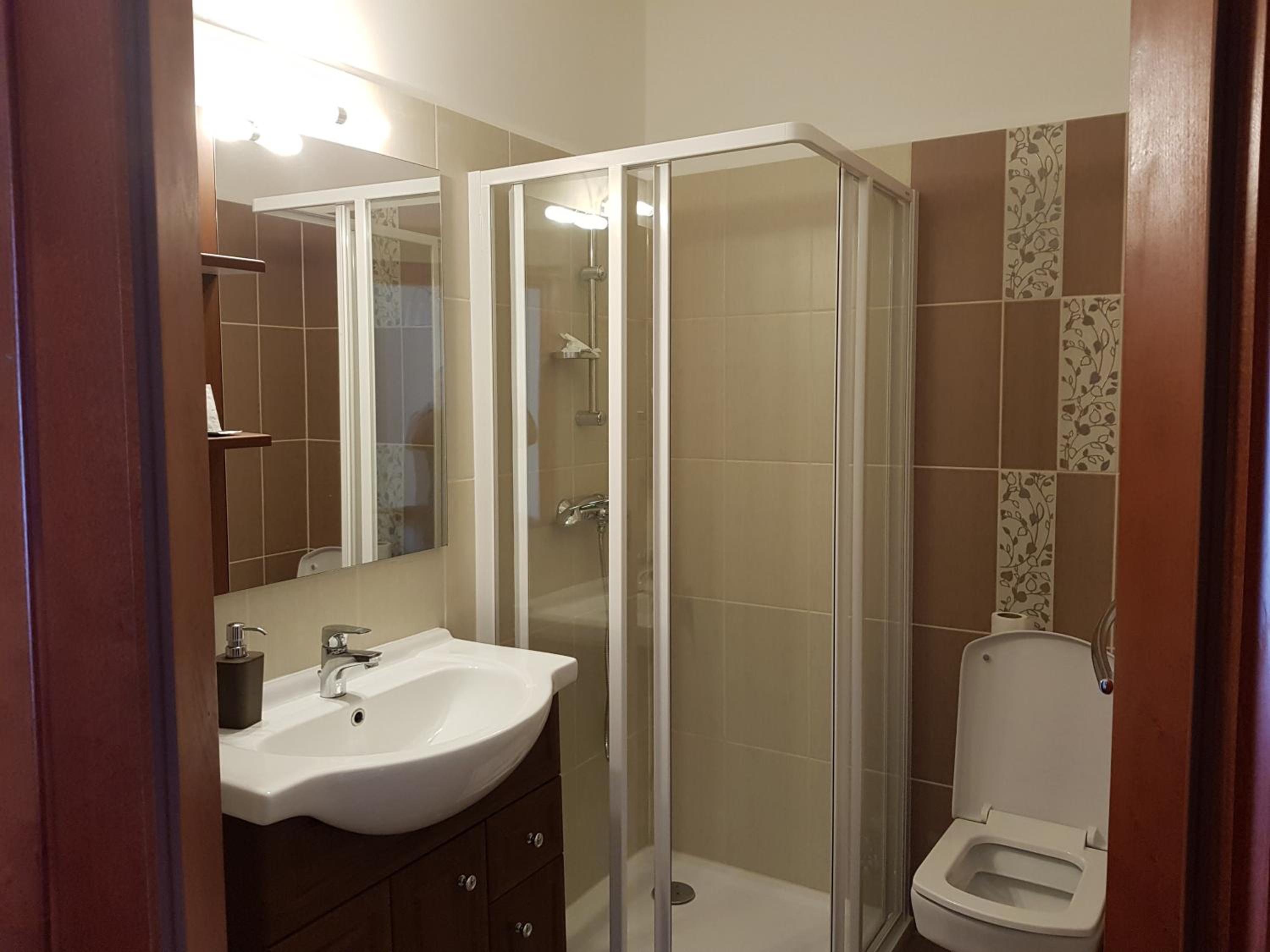 Deluxe Room - Photo 3