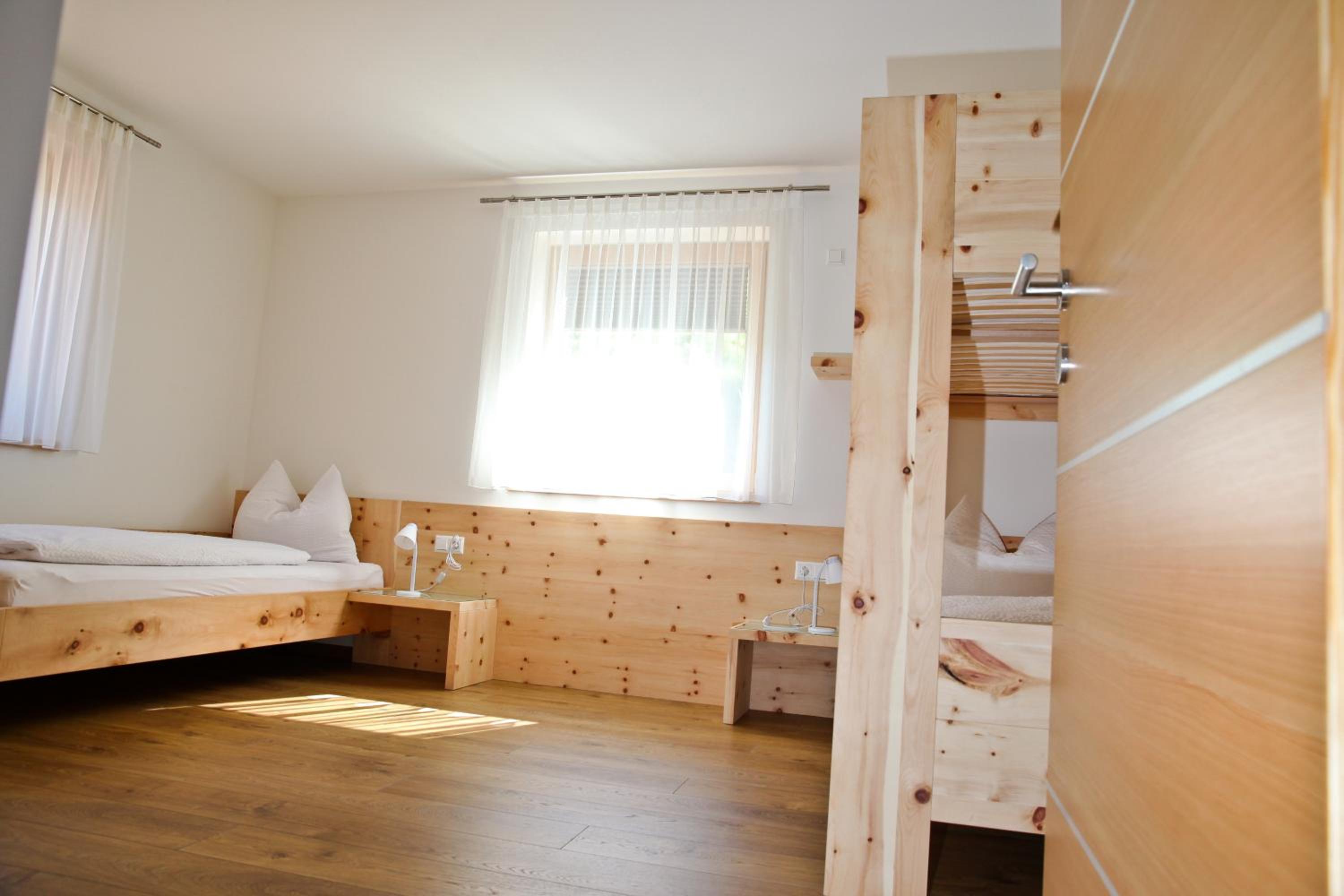 Deluxe Apartment photo 2