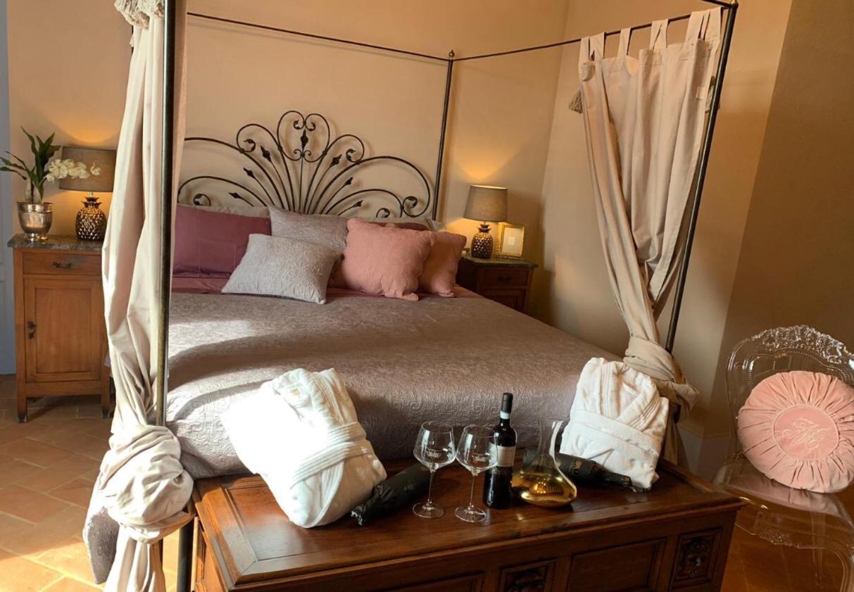 Deluxe Junior Suite - Photo 19