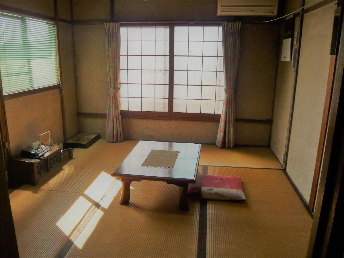 Economy Triple Room photo 1