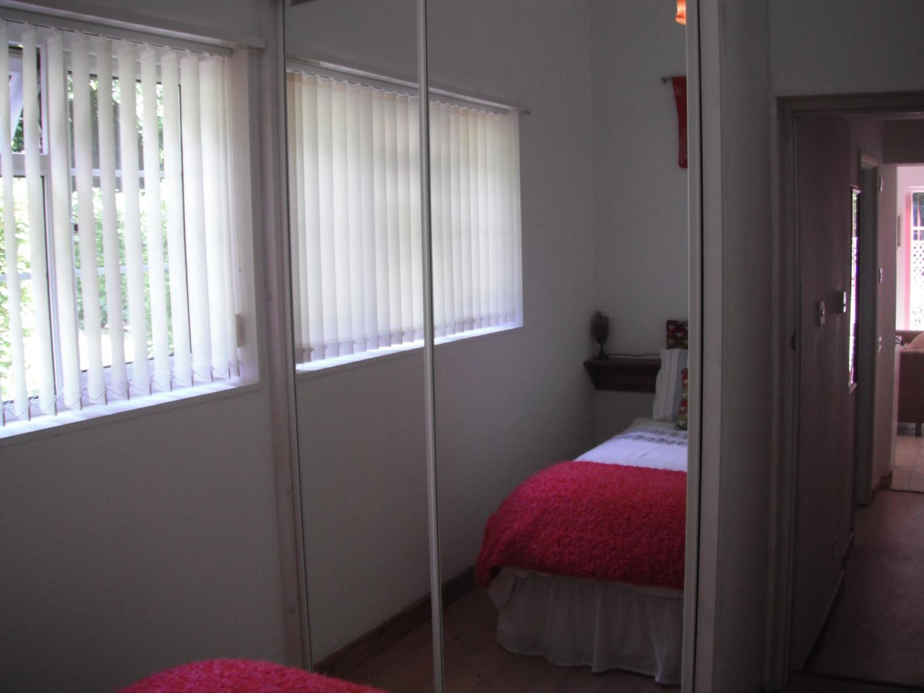 One-Bedroom House photo 3
