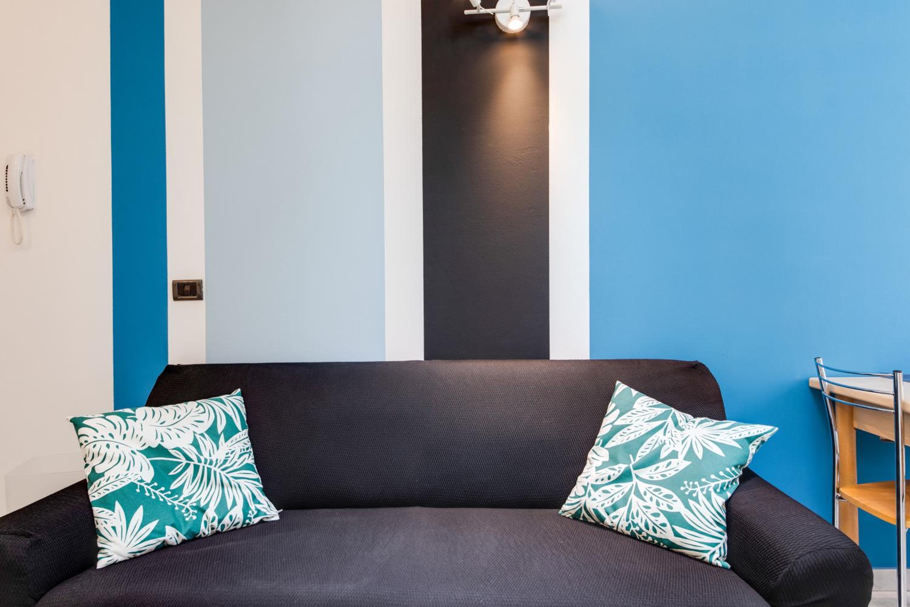 One-Bedroom Apartment with Balcony photo 2